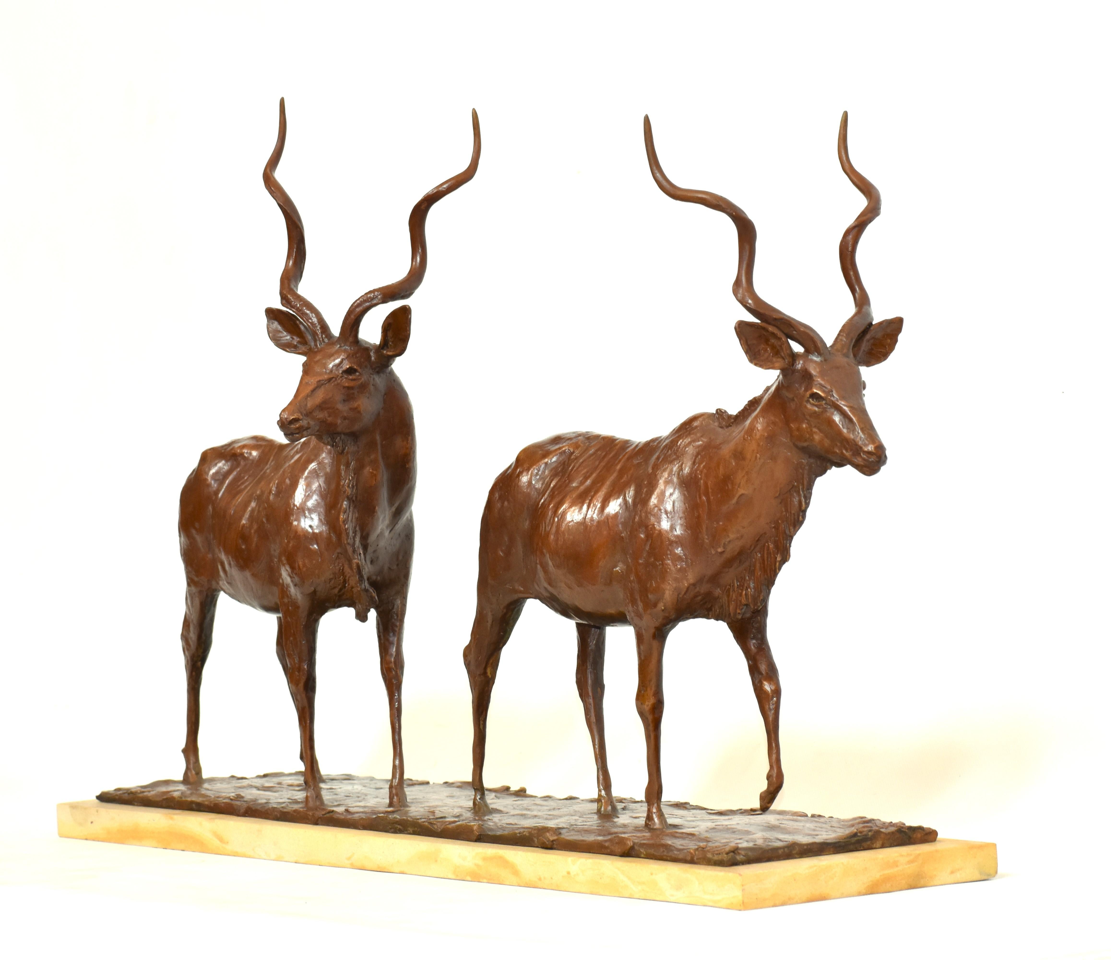 Going to the River - Bronze Kudu Bulls - Afrikanische Antelope Bronzeskulptur  (Gold), Figurative Sculpture, von Heinrich Filter