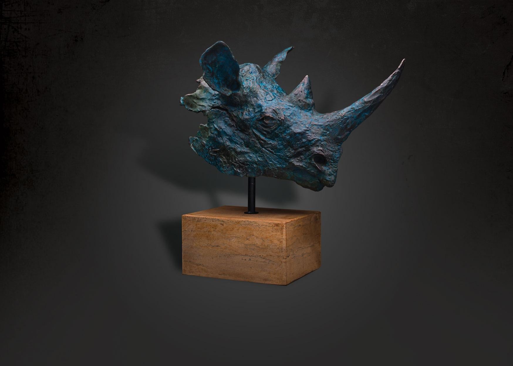 Heinrich Filter Figurative Sculpture – Schwarze Rhino-Büste aus Bronzeskulptur in Verdigris-Blau – afrikanische Wildtierskulptur