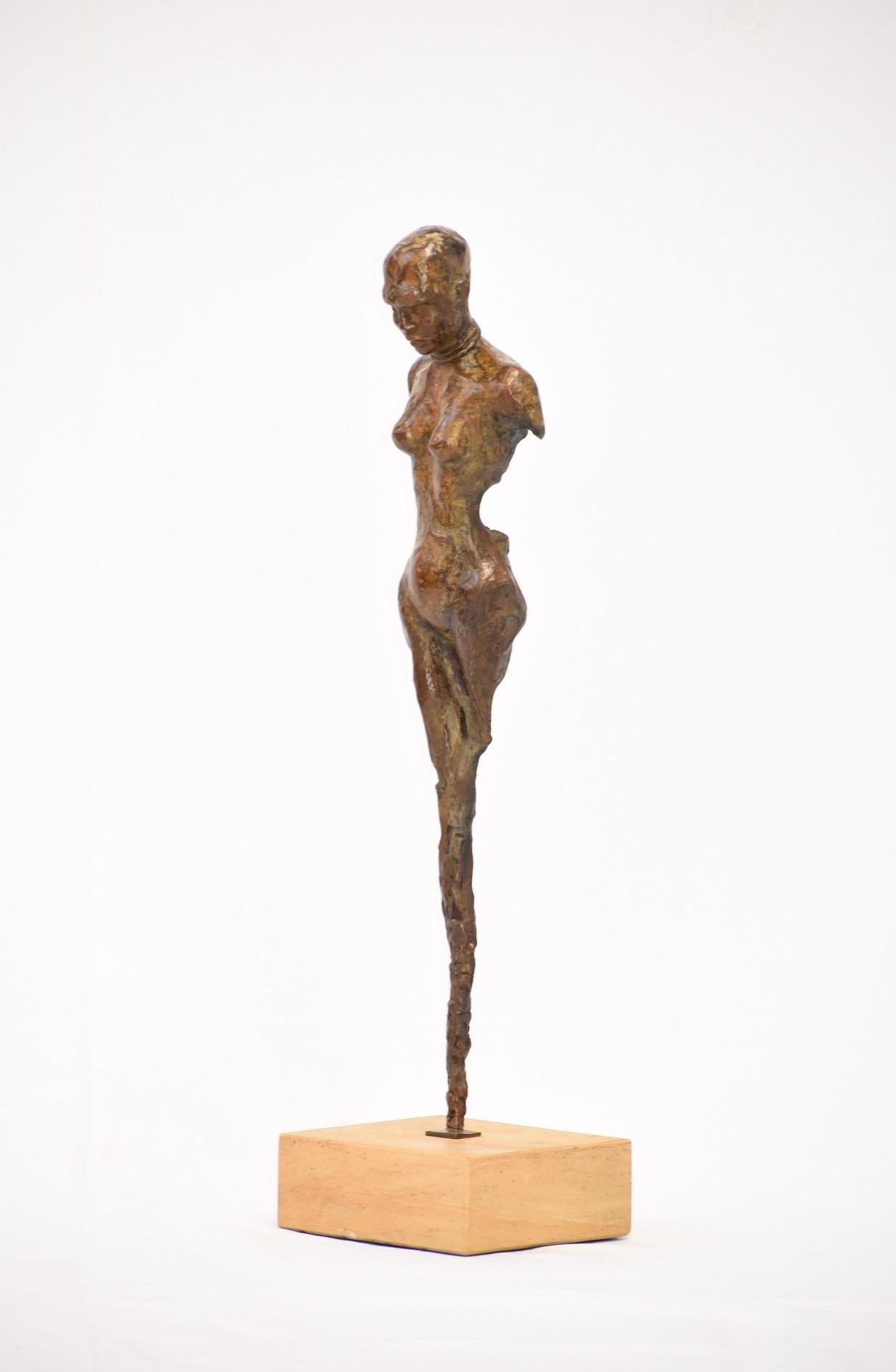 Jeune femme - Nu abstrait en bronze - Édition limitée - Expressionniste Sculpture par Heinrich Filter
