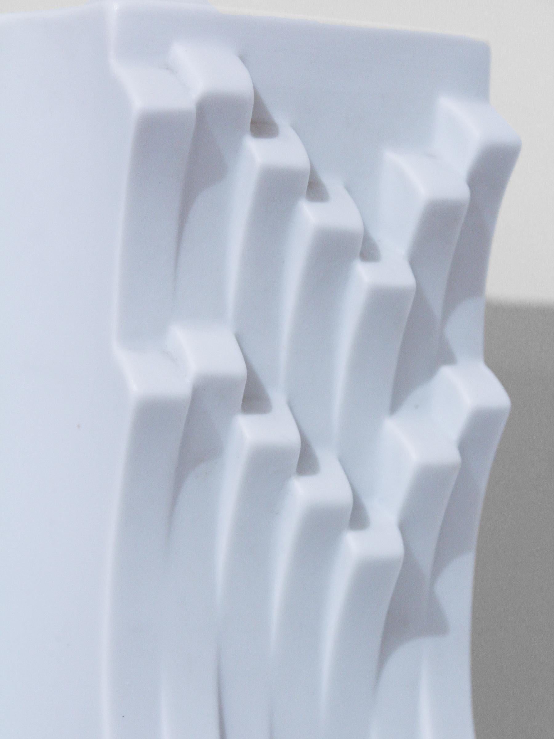 Heinrich Fuchs for Hutschenreuther Archais Bisque OP Art Vase In Good Condition For Sale In New York, NY