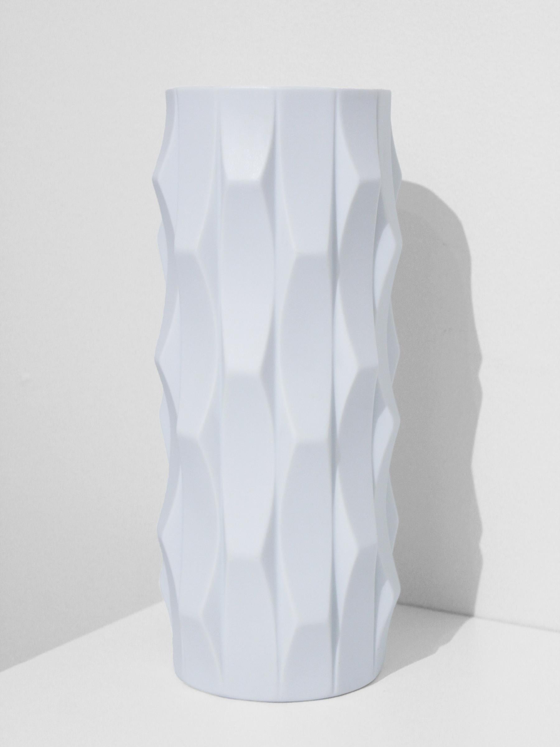 Jarrón de porcelana bisqué blanca 