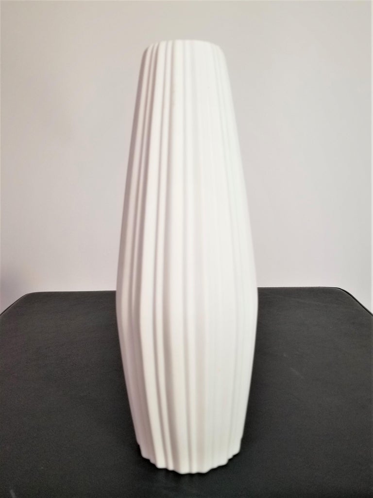 Vase White Porcelain Heinrich, H&Co Selb Bavaria, Germany  For Sale 1