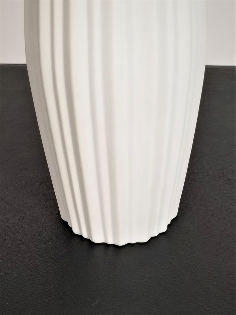 Vase White Porcelain Heinrich, H&Co Selb Bavaria, Germany  For Sale 5