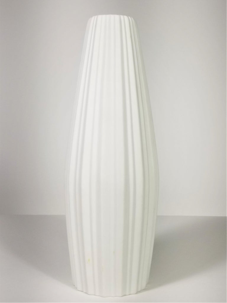 Mid Century White porcelain Vase Signed Heinrich Selb Bavaria, Germany. Excellent Condition. 