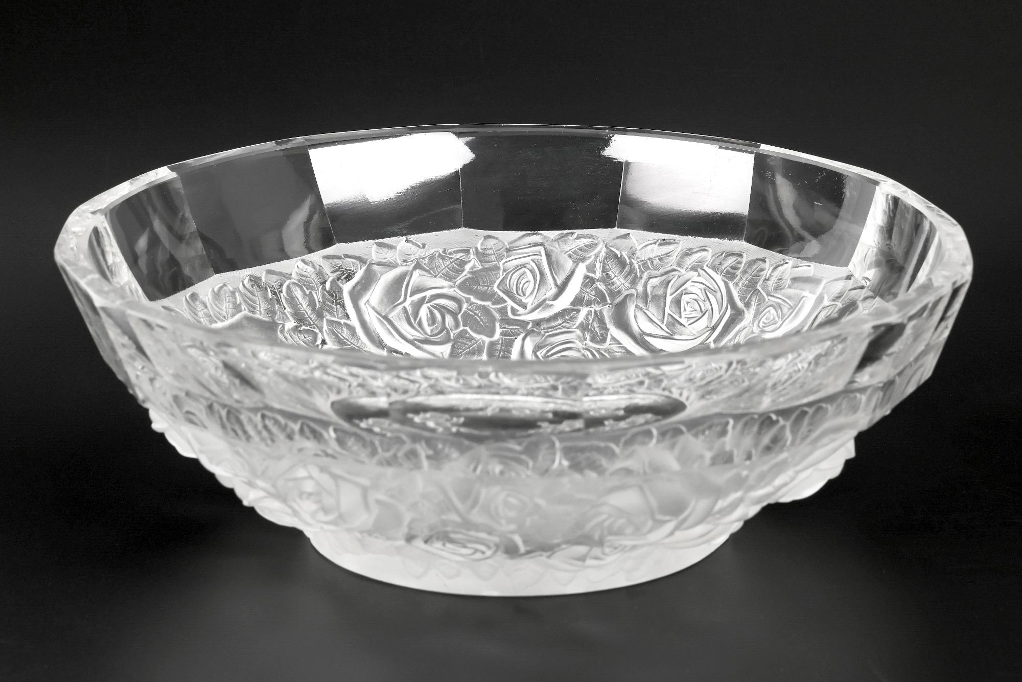 Heinrich Hoffmann Art Deco Blumenglasschale mit eingravierten Putten im Angebot 3