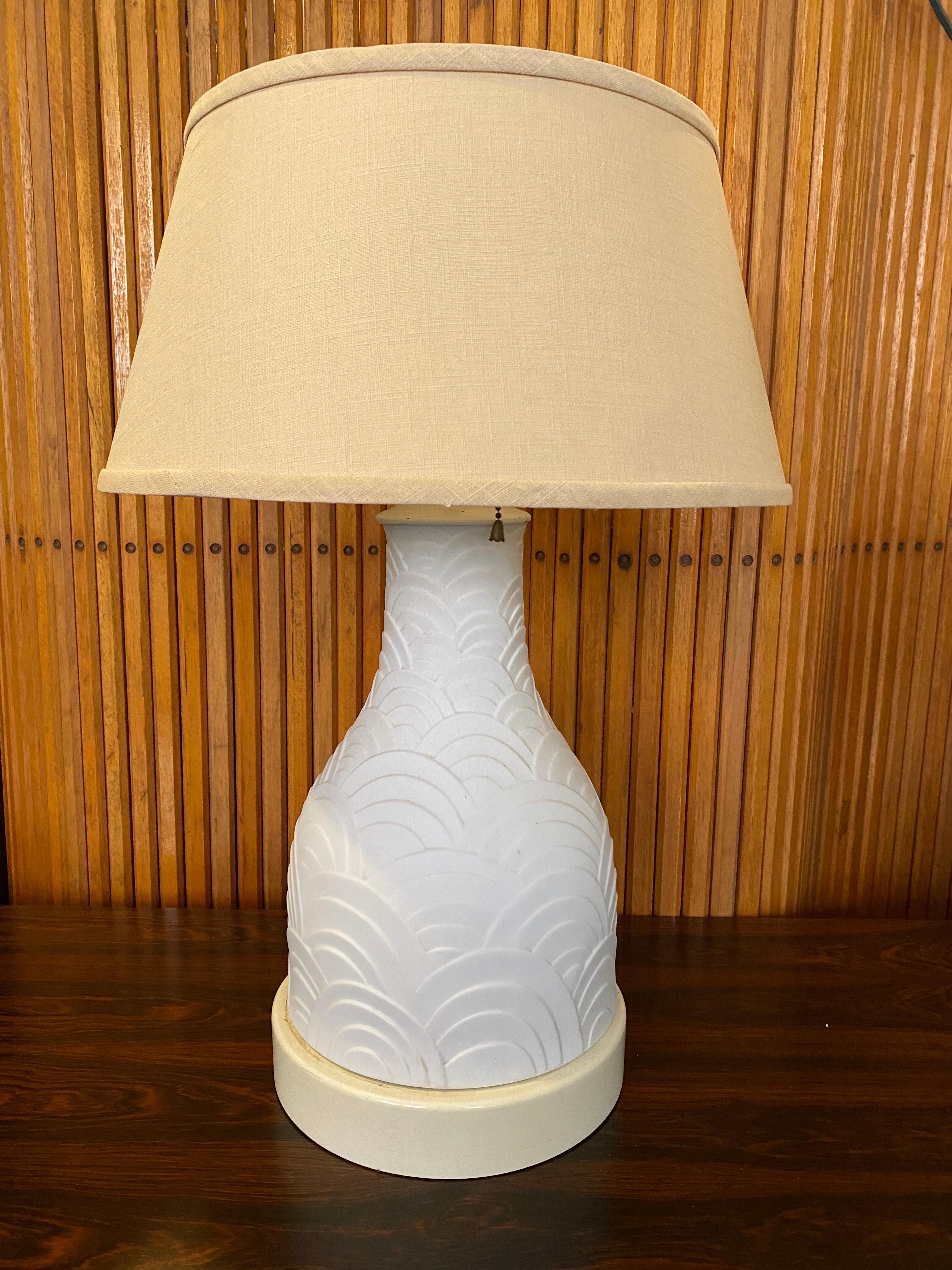Heinrich Porcelain Table Lamp In Good Condition For Sale In Philadelphia, PA