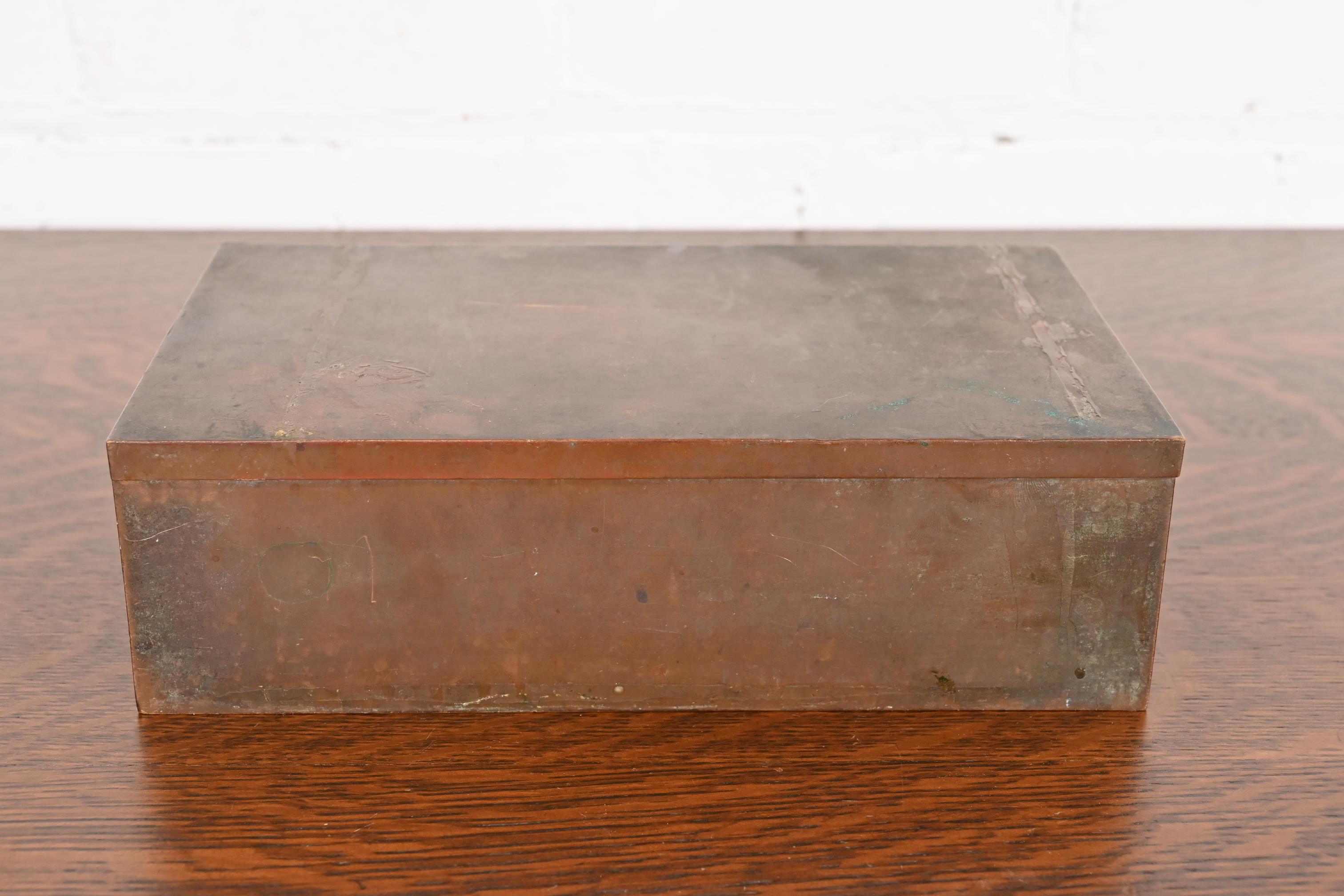 Caja para puros de bronce Heintz Arts & Crafts en Bueno estado para la venta en South Bend, IN