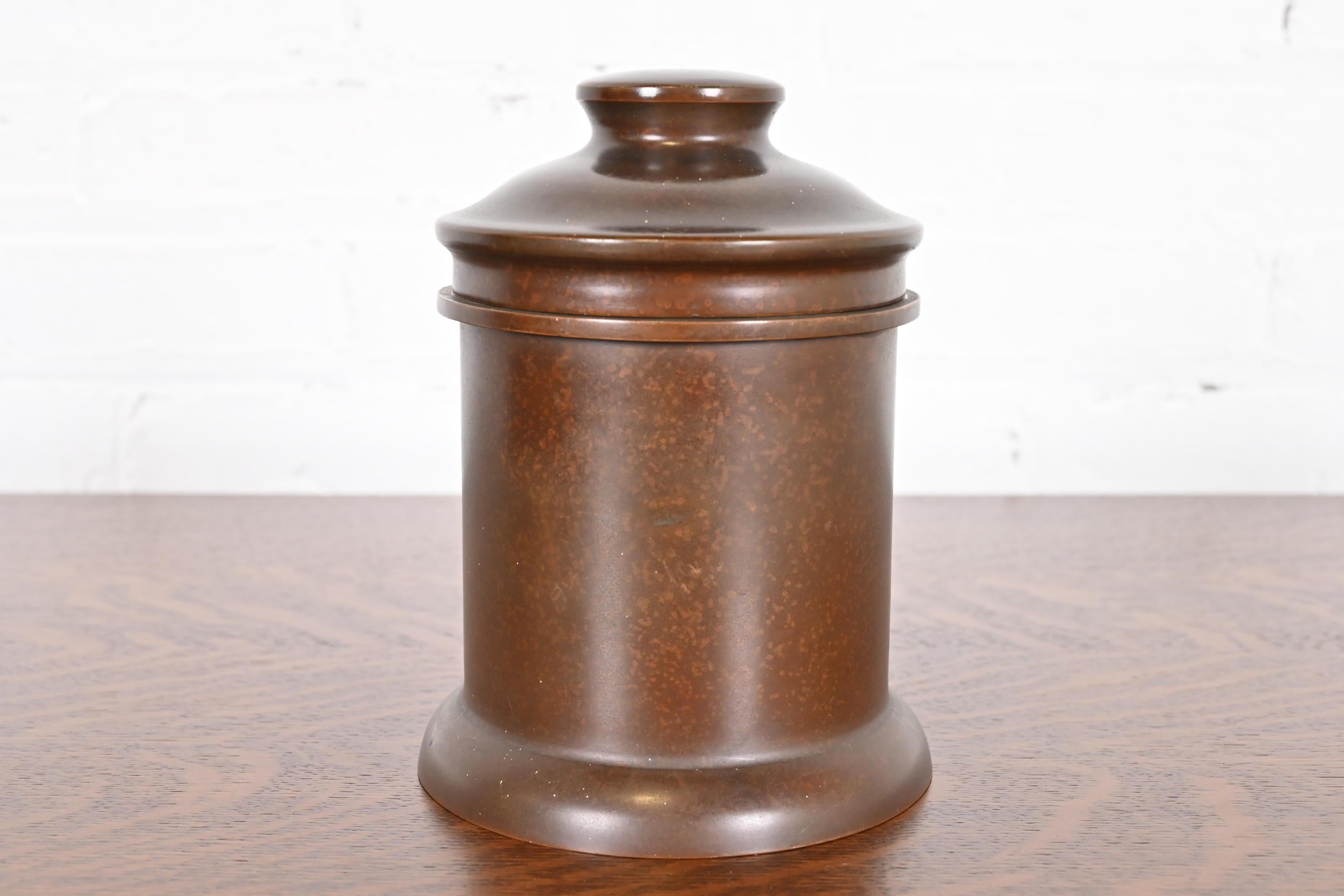 Contenitore rotondo in bronzo Heintz Arts & Crafts con coperchio, CIRCA 1910 in vendita 3