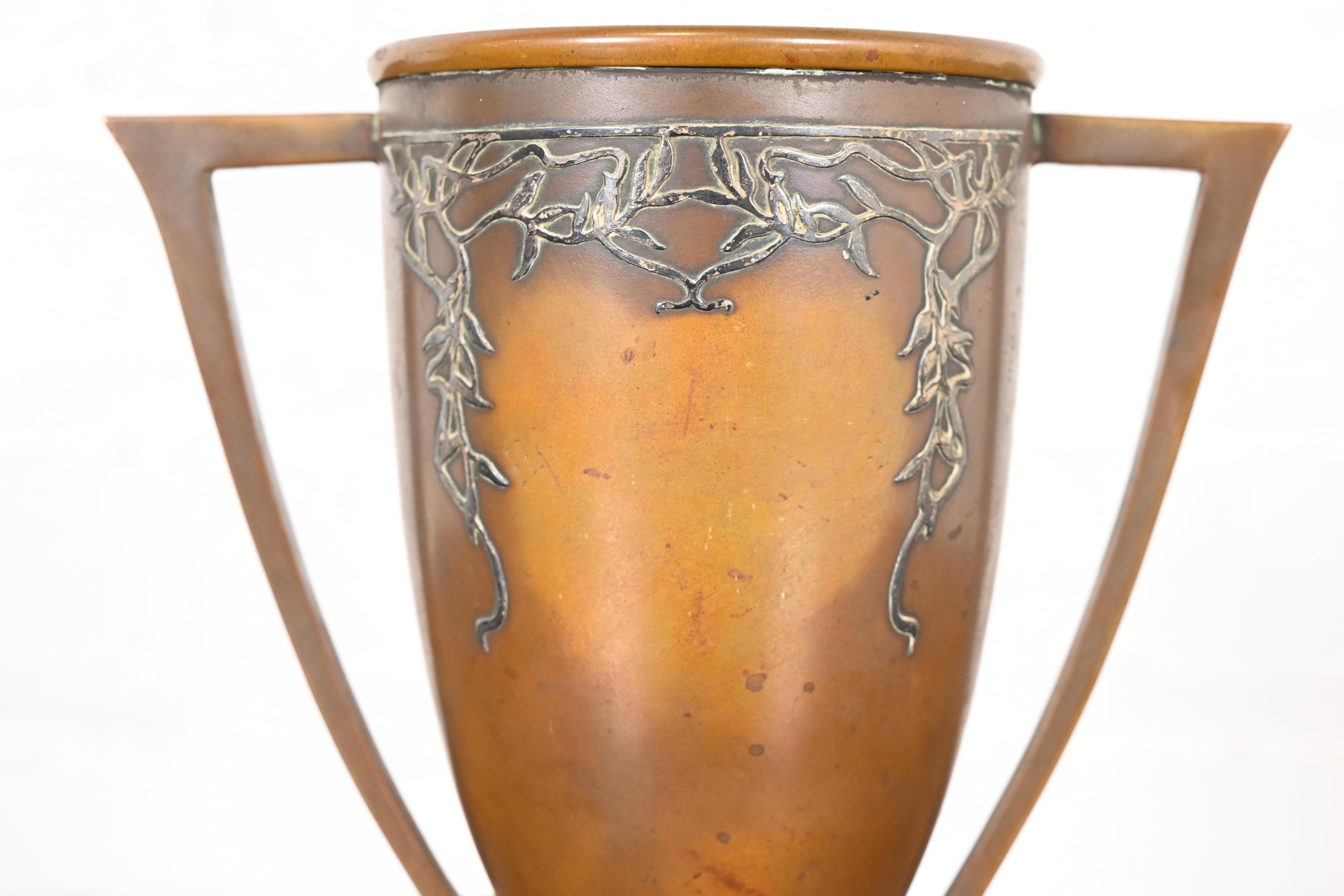 XX secolo Vaso ad anfora in argento sterling e bronzo di Heintz Arts & Crafts in vendita