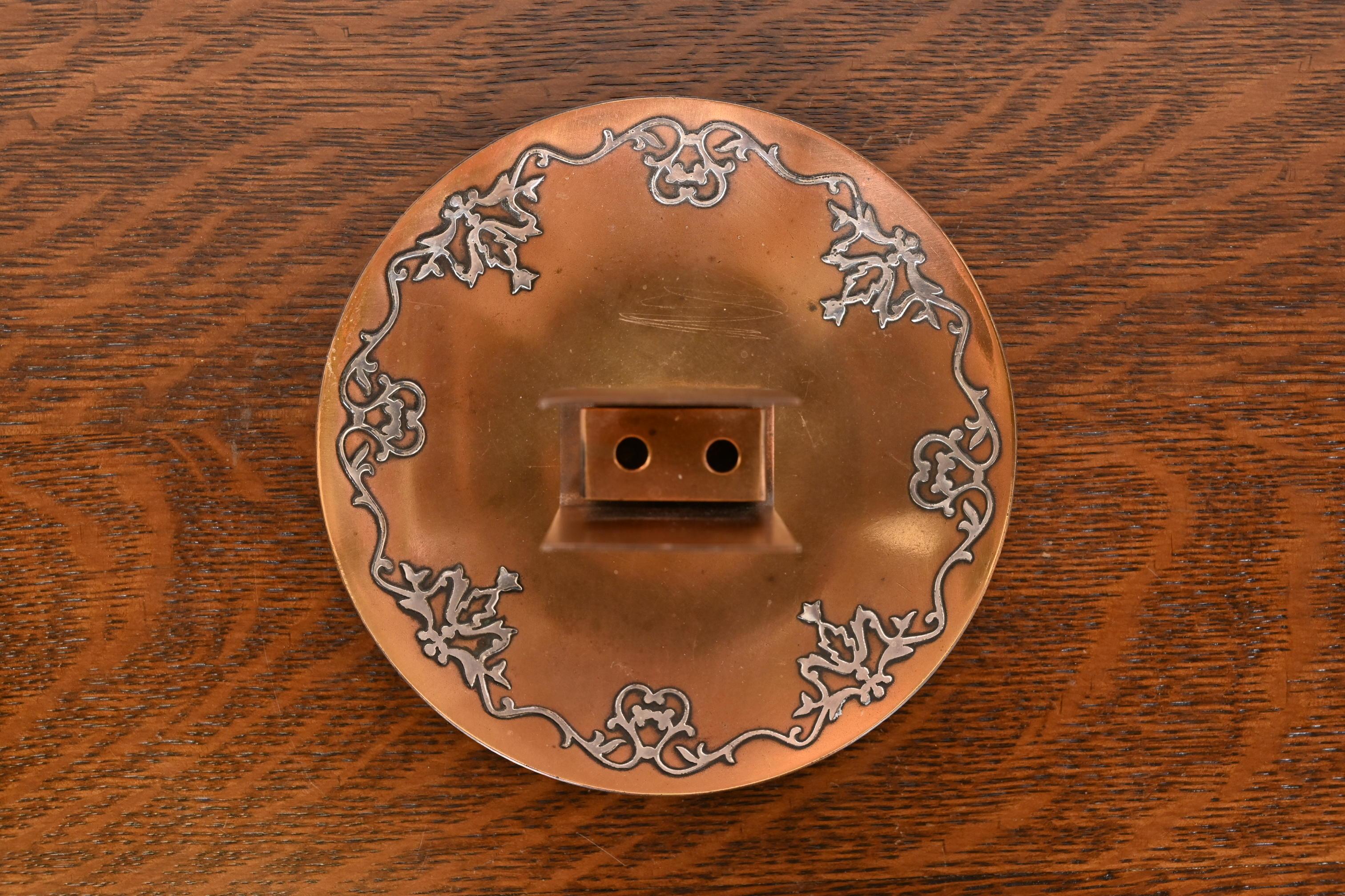 Cenicero Heintz Arts & Crafts de plata de ley sobre bronce con caja para cerillas siglo XX en venta