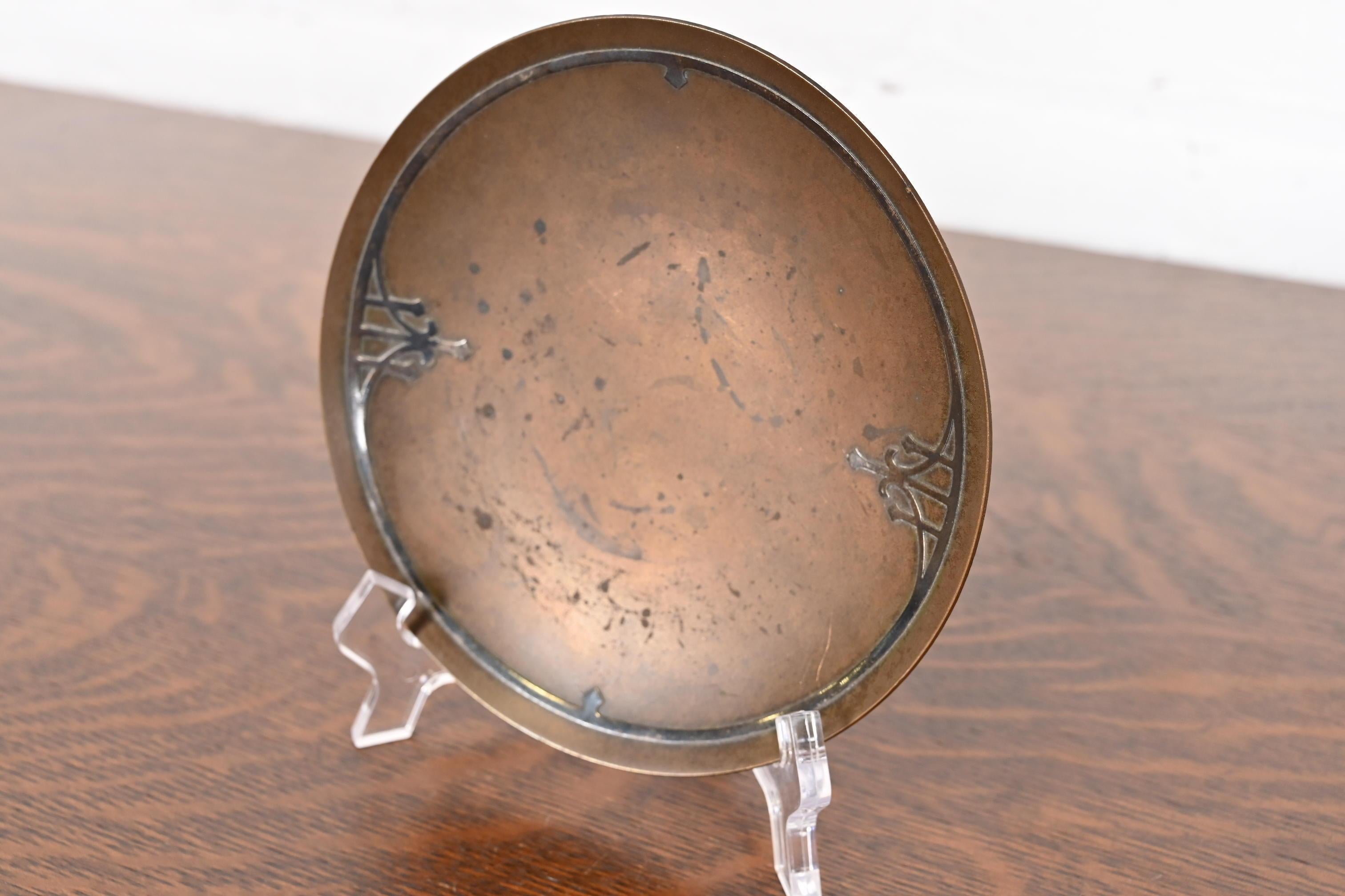Arts and Crafts Heintz Arts & Craft - Plat ou écuelle en argent sterling et bronze en vente