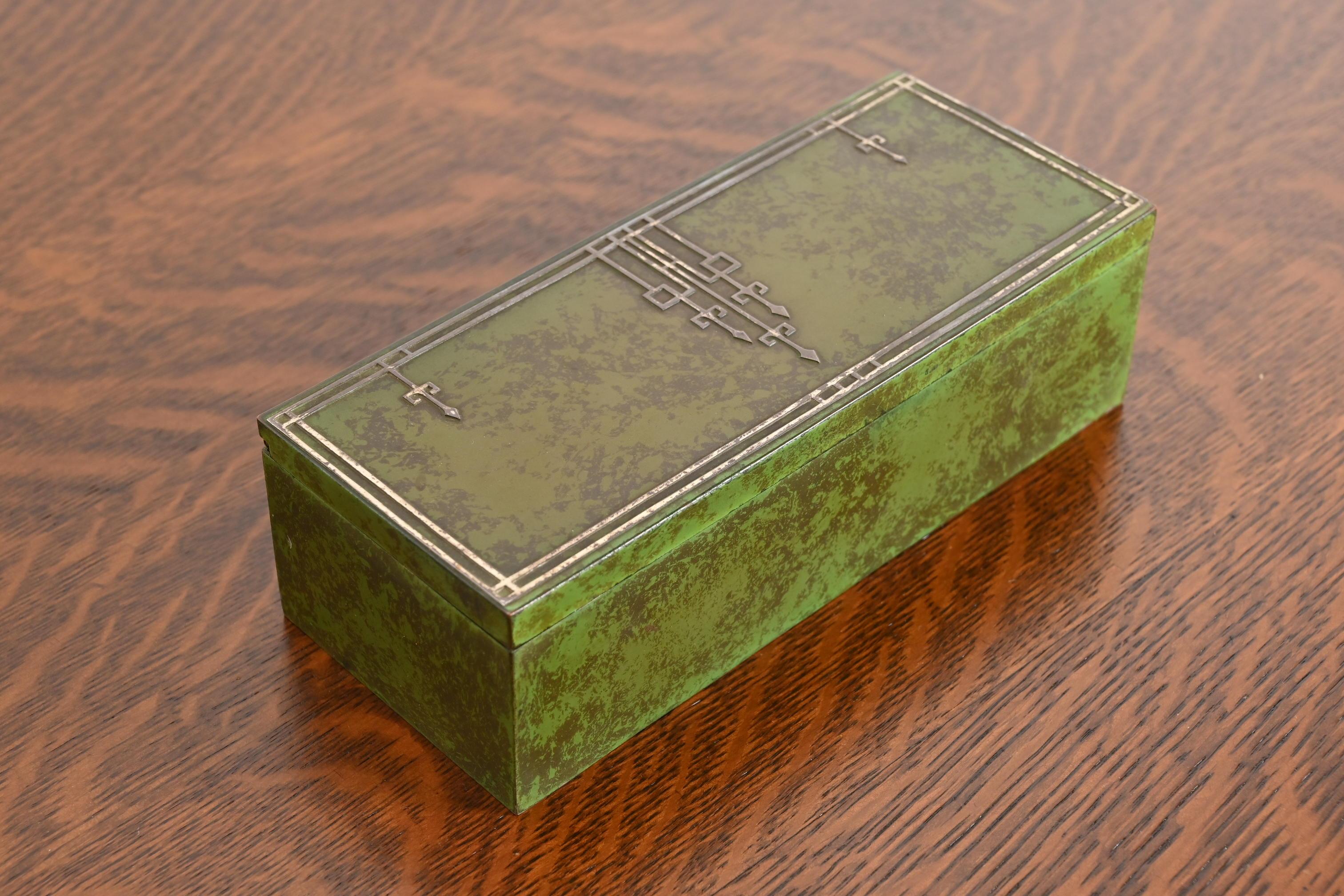 Heintz Arts & Crafts Humidor-Schachtel aus Sterlingsilber auf Bronze (20. Jahrhundert) im Angebot