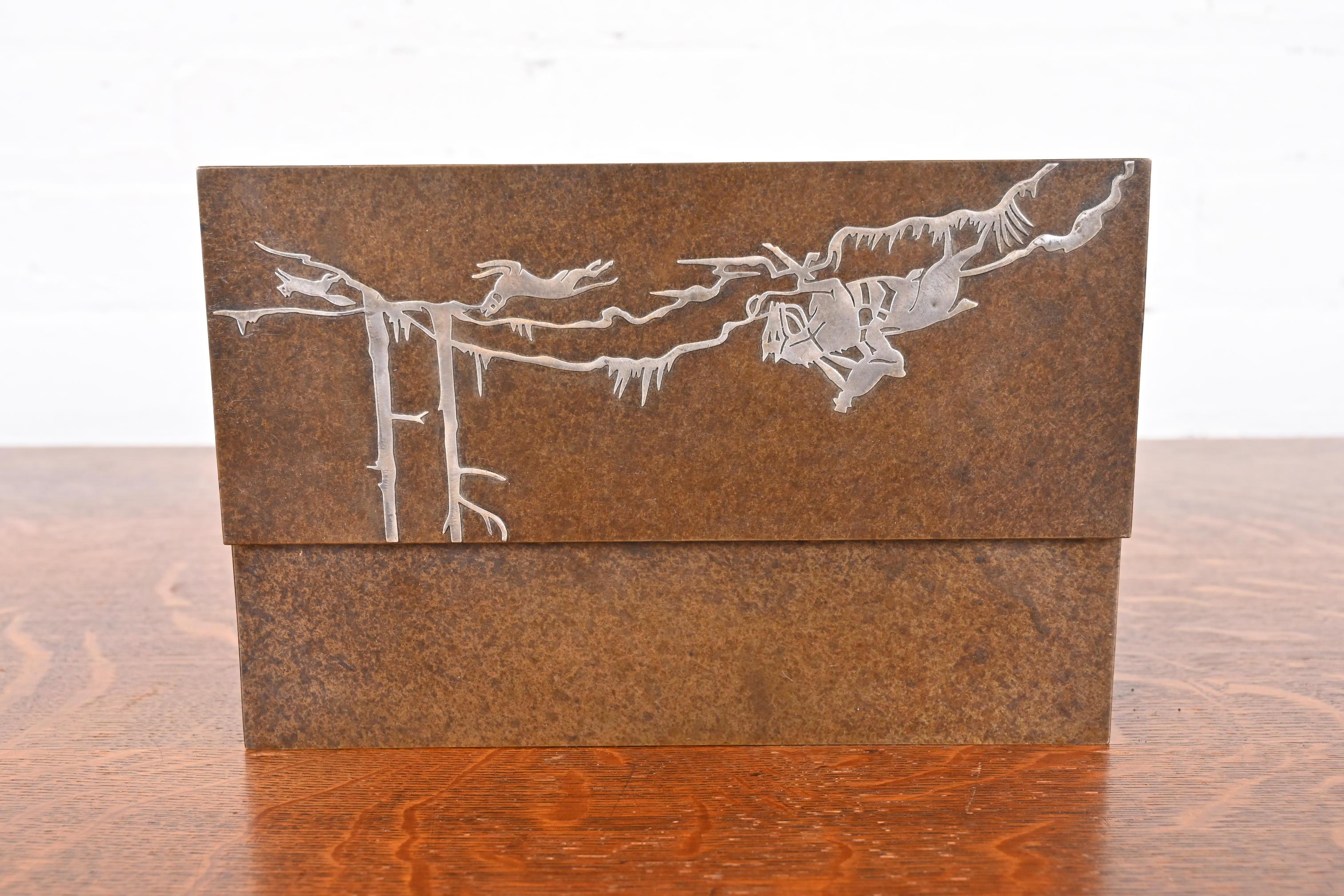 Boîte d'humidité Heintz Arts & Crafts en argent sterling sur bronze avec scène de chasse de renard en vente 7