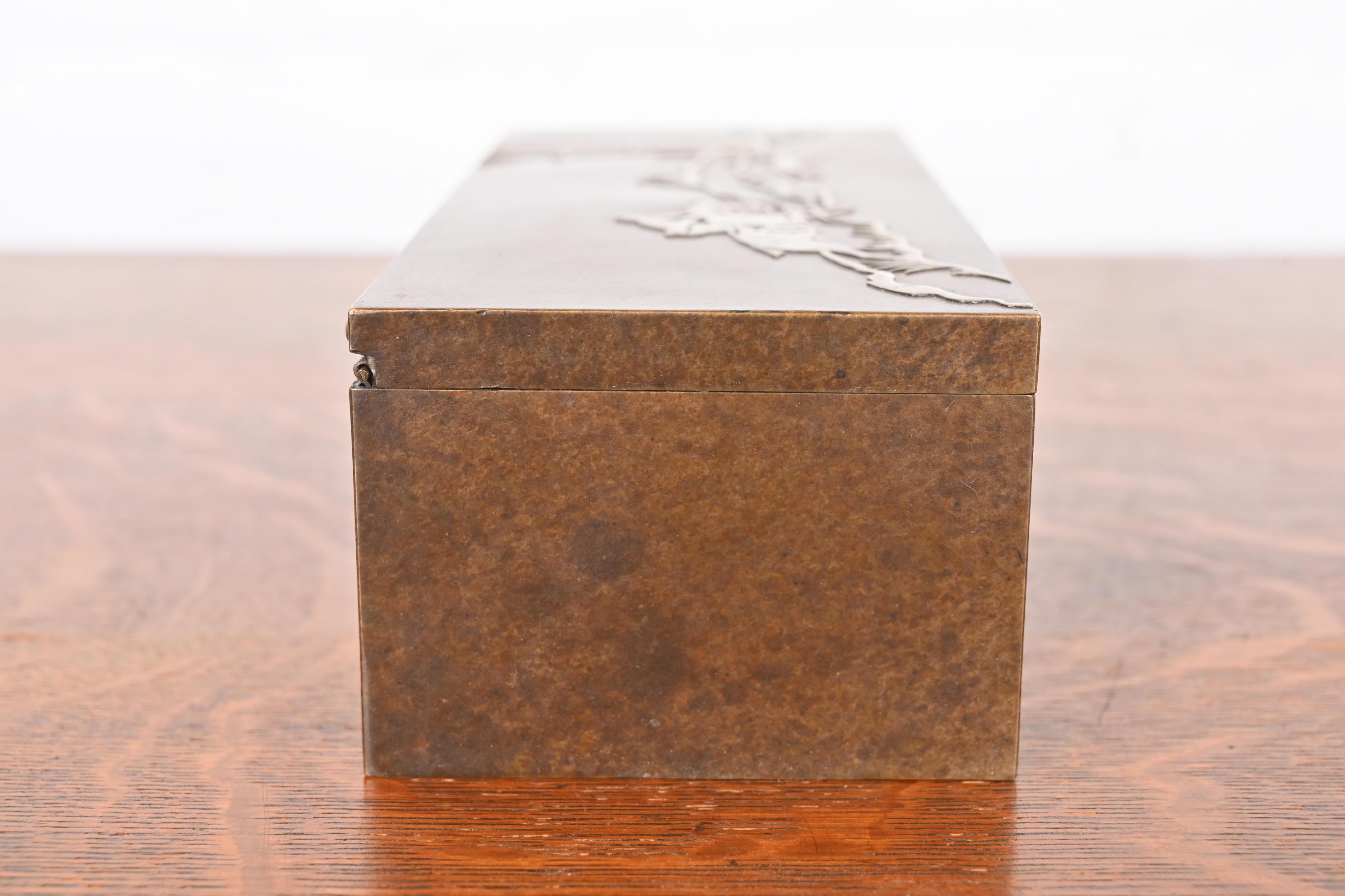 Boîte d'humidité Heintz Arts & Crafts en argent sterling sur bronze avec scène de chasse de renard en vente 8