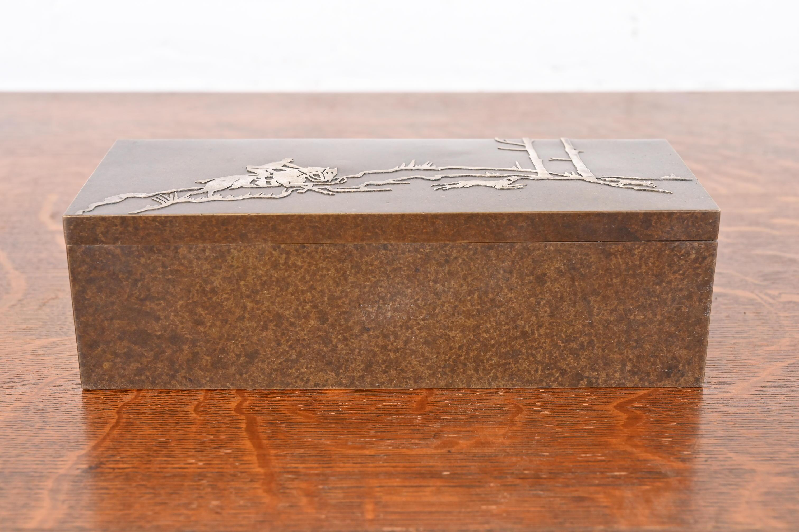 Heintz Arts & Crafts Humidor-Schachtel aus Sterlingsilber auf Bronze mit Fuchsjagd-Szene (Arts and Crafts) im Angebot