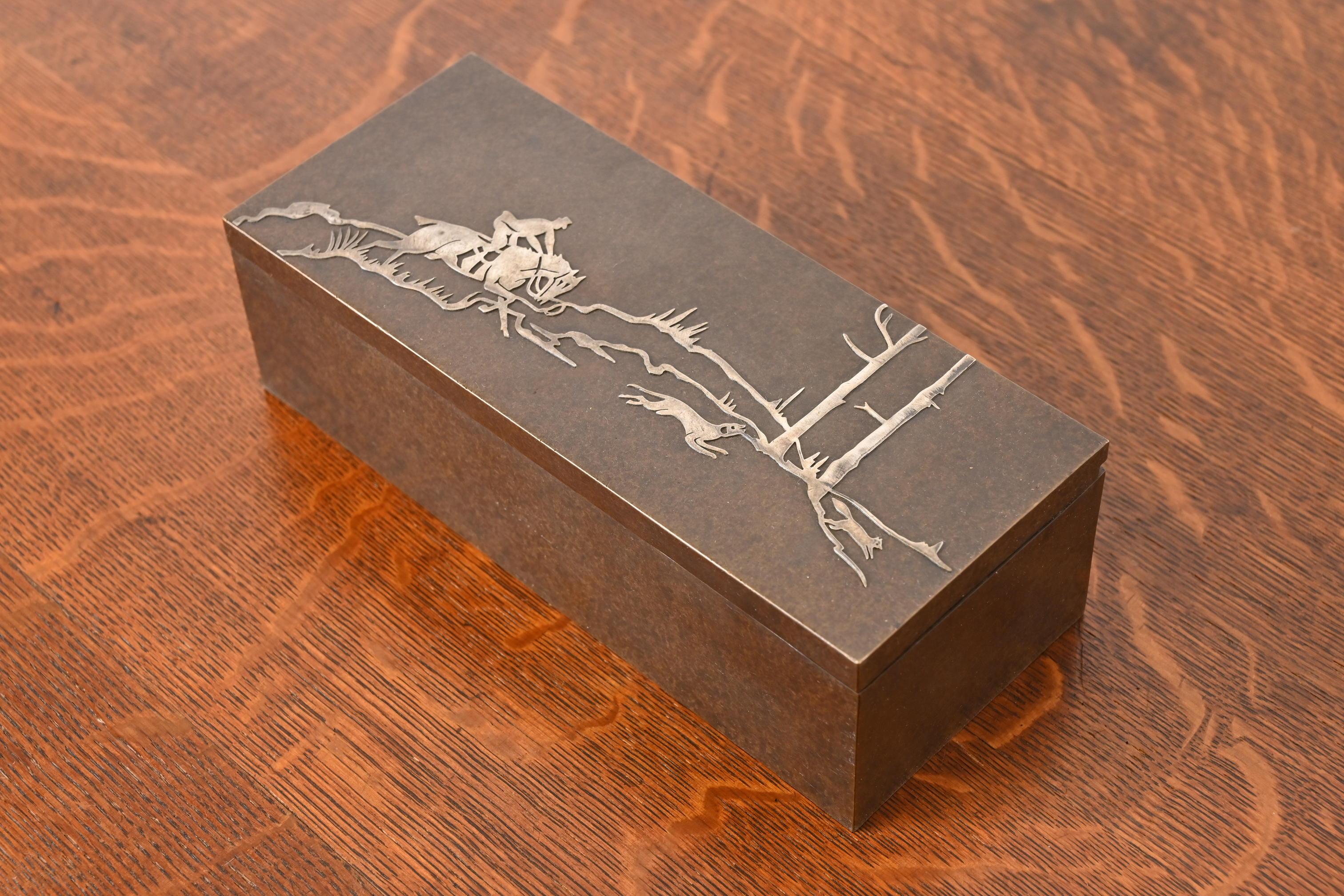 Heintz Arts & Crafts Humidor-Schachtel aus Sterlingsilber auf Bronze mit Fuchsjagd-Szene (amerikanisch) im Angebot