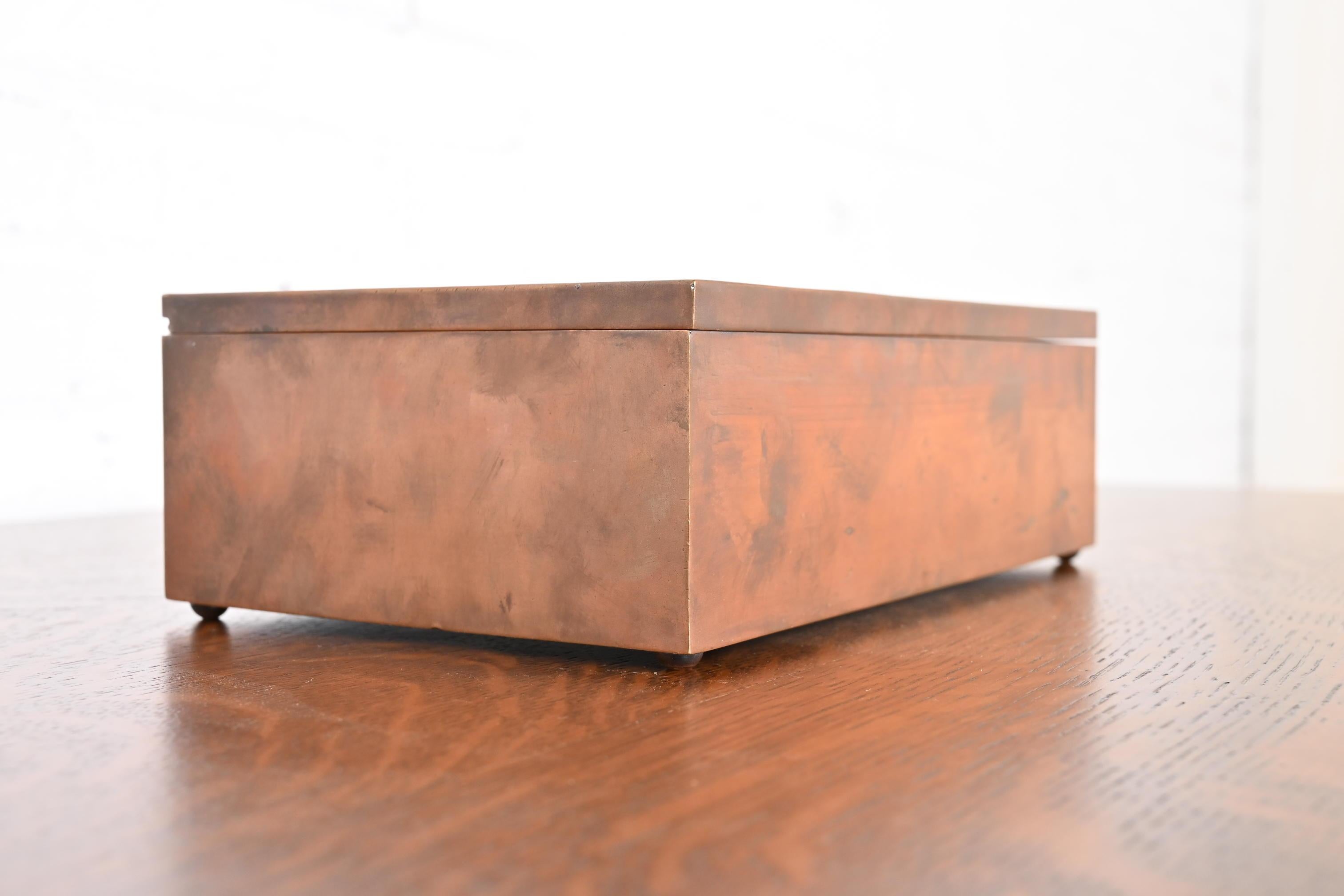 Caja para puros humidor Heintz Arts & Crafts Plata de ley sobre bronce Estadounidense en venta