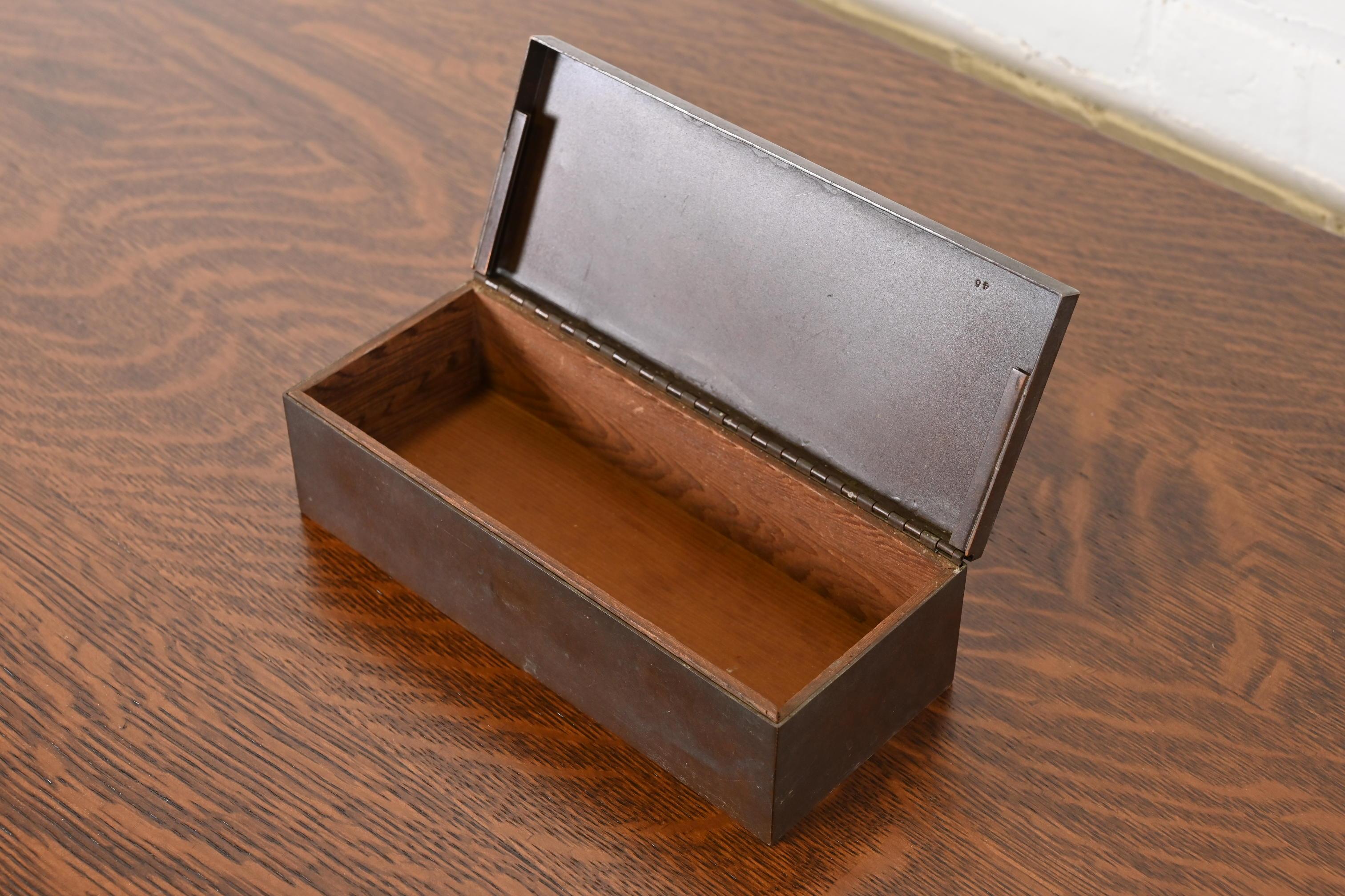 Caja para puros o humidor Heintz Arts & Crafts de plata de ley sobre bronce en venta 2