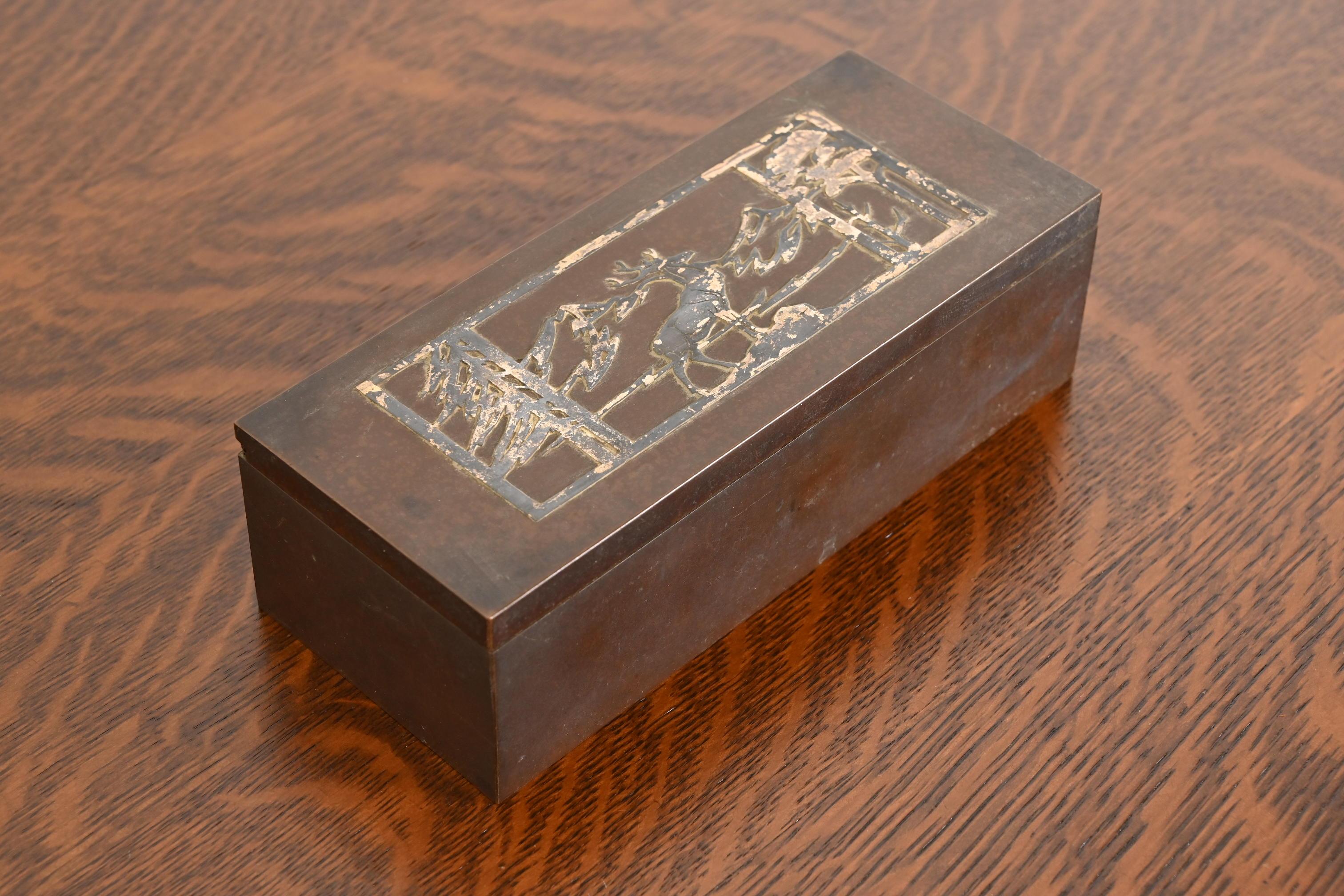 Caja para puros o humidor Heintz Arts & Crafts de plata de ley sobre bronce Estadounidense en venta