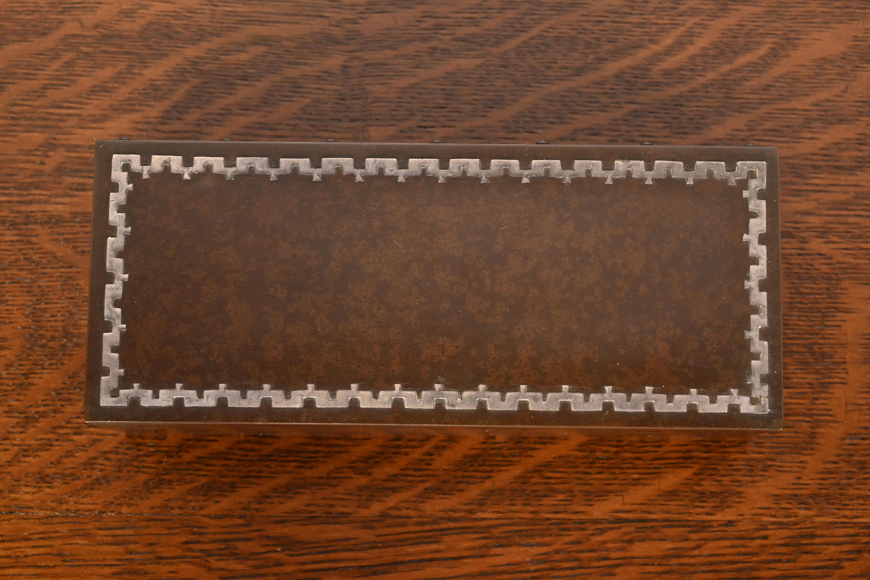 Heintz Arts & Crafts Humidor- oder Zigarrenschachtel aus Sterlingsilber auf Bronze im Angebot 2