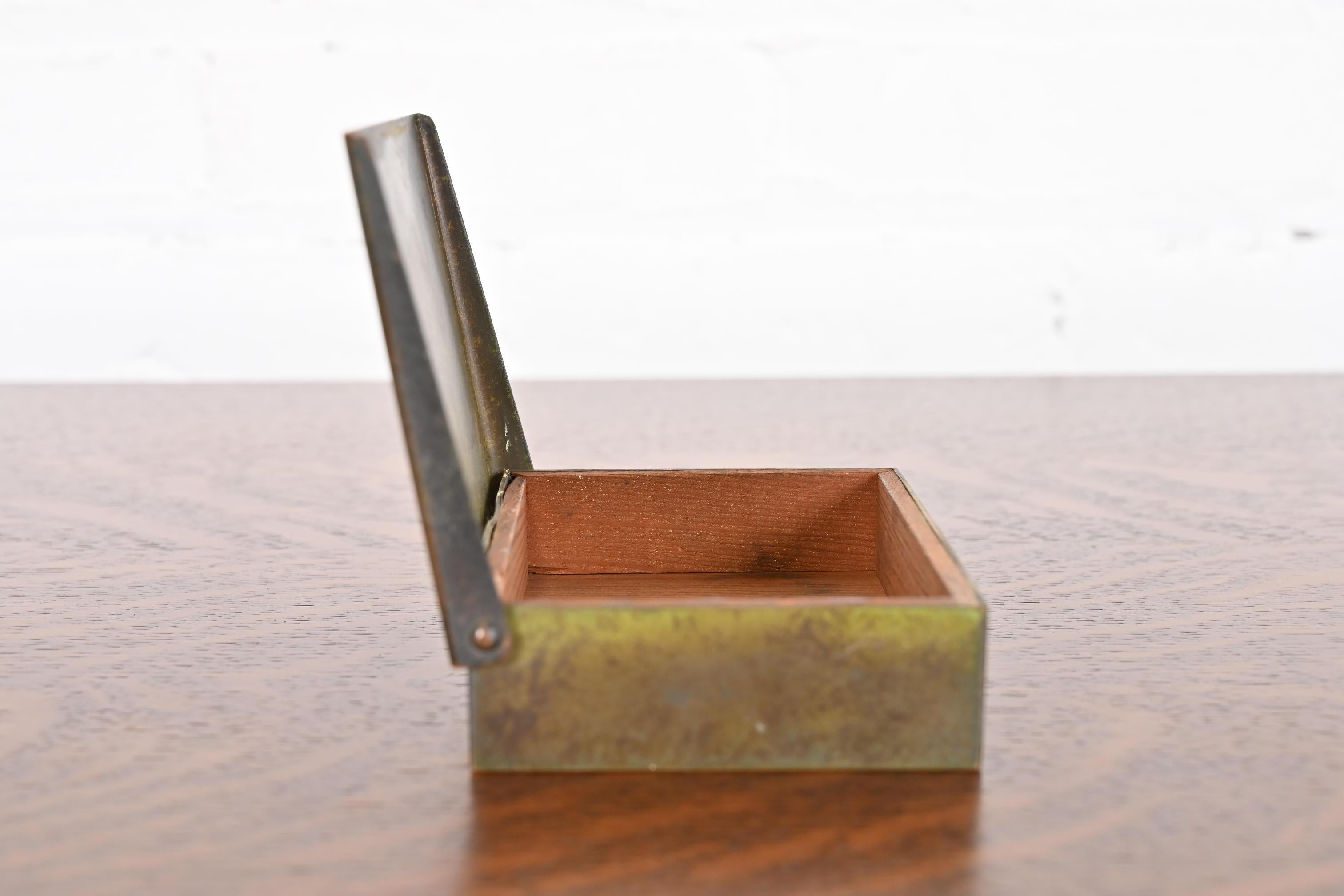 Humidificador o Caja de Cigarrillos Heintz Arts & Crafts de Plata de Ley sobre Bronce en venta 5