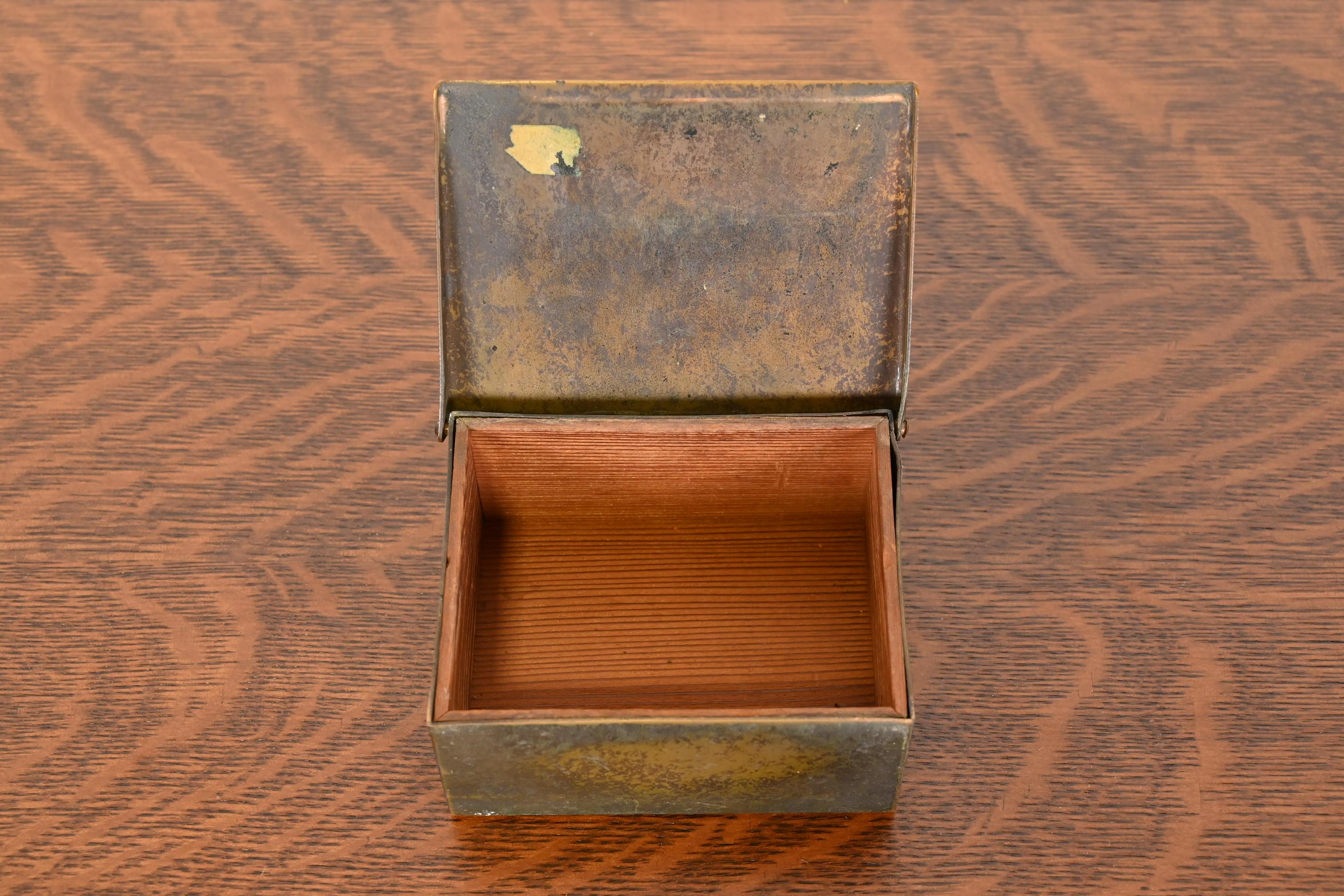 Humidificador o Caja de Cigarrillos Heintz Arts & Crafts de Plata de Ley sobre Bronce en venta 2