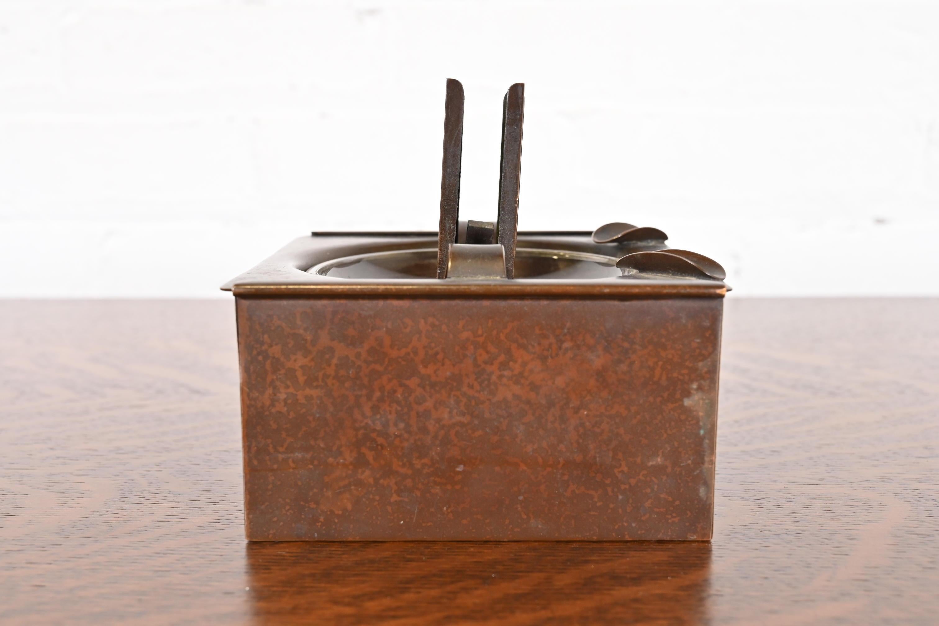 Heintz Arts & Crafts Humidor aus Sterlingsilber auf Bronze von Heintz mit Streichholzhalter im Angebot 7