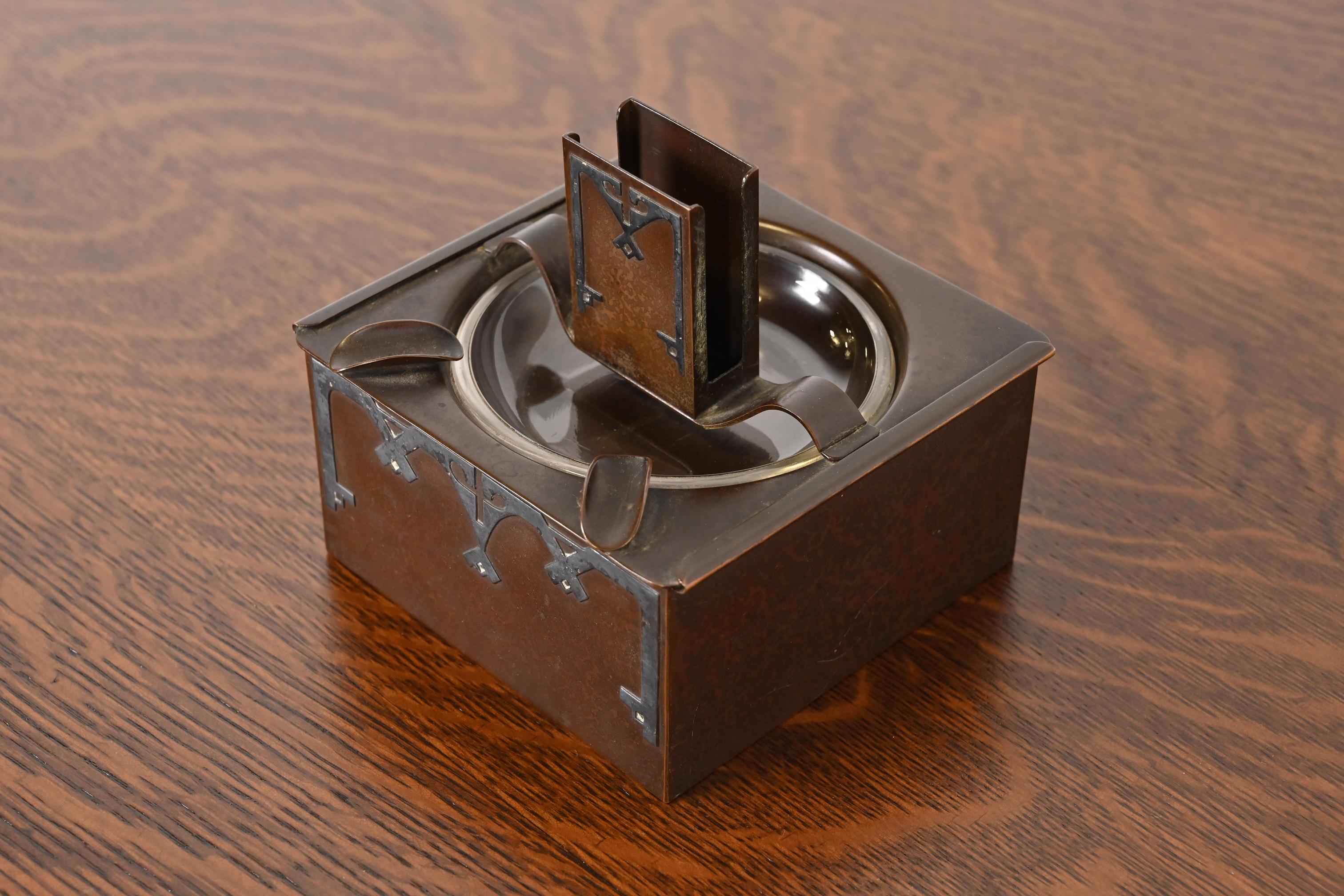 Heintz Arts & Crafts Humidor aus Sterlingsilber auf Bronze von Heintz mit Streichholzhalter (Arts and Crafts) im Angebot