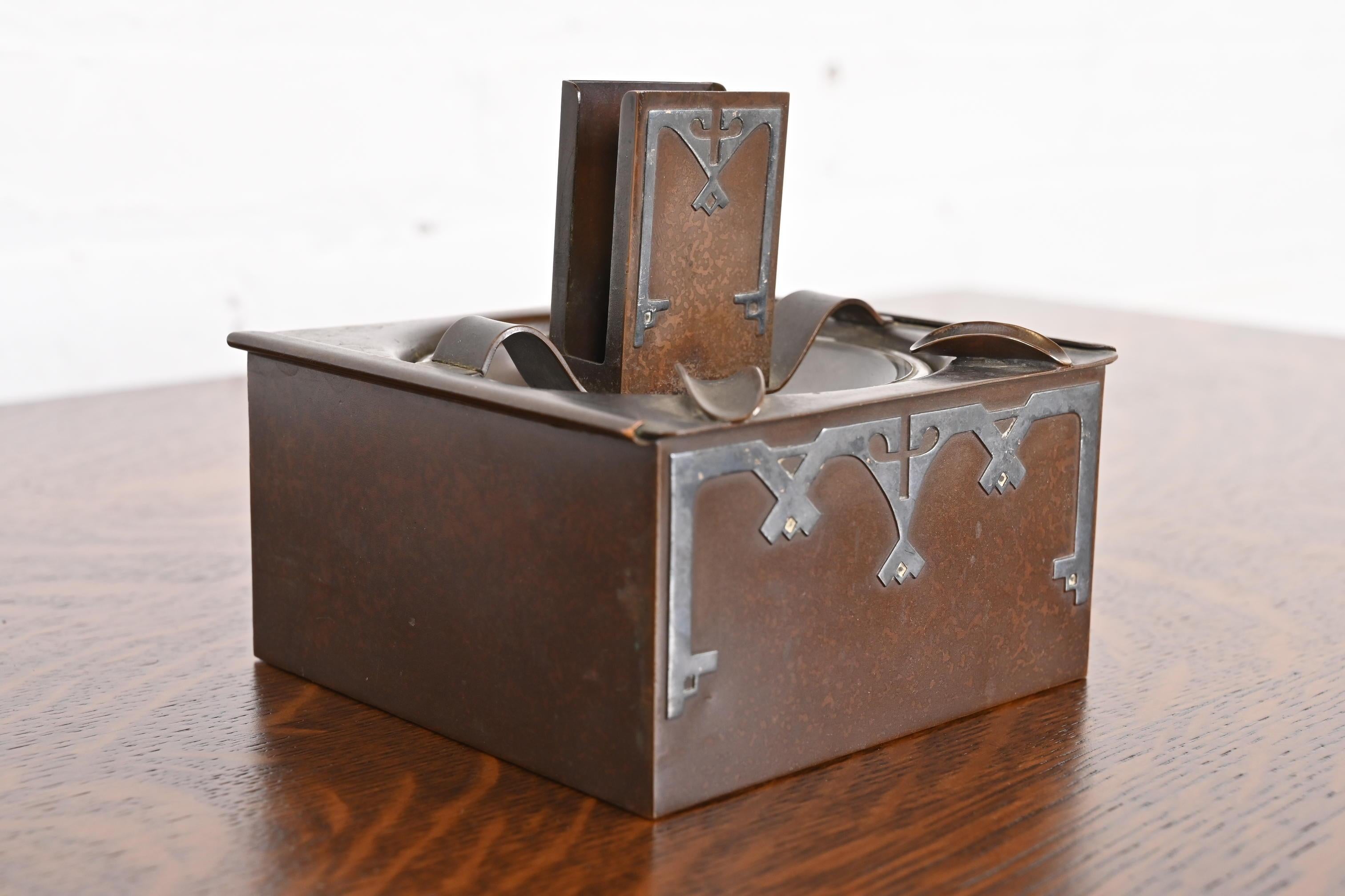 Heintz Arts & Crafts Humidor aus Sterlingsilber auf Bronze von Heintz mit Streichholzhalter im Zustand „Gut“ im Angebot in South Bend, IN