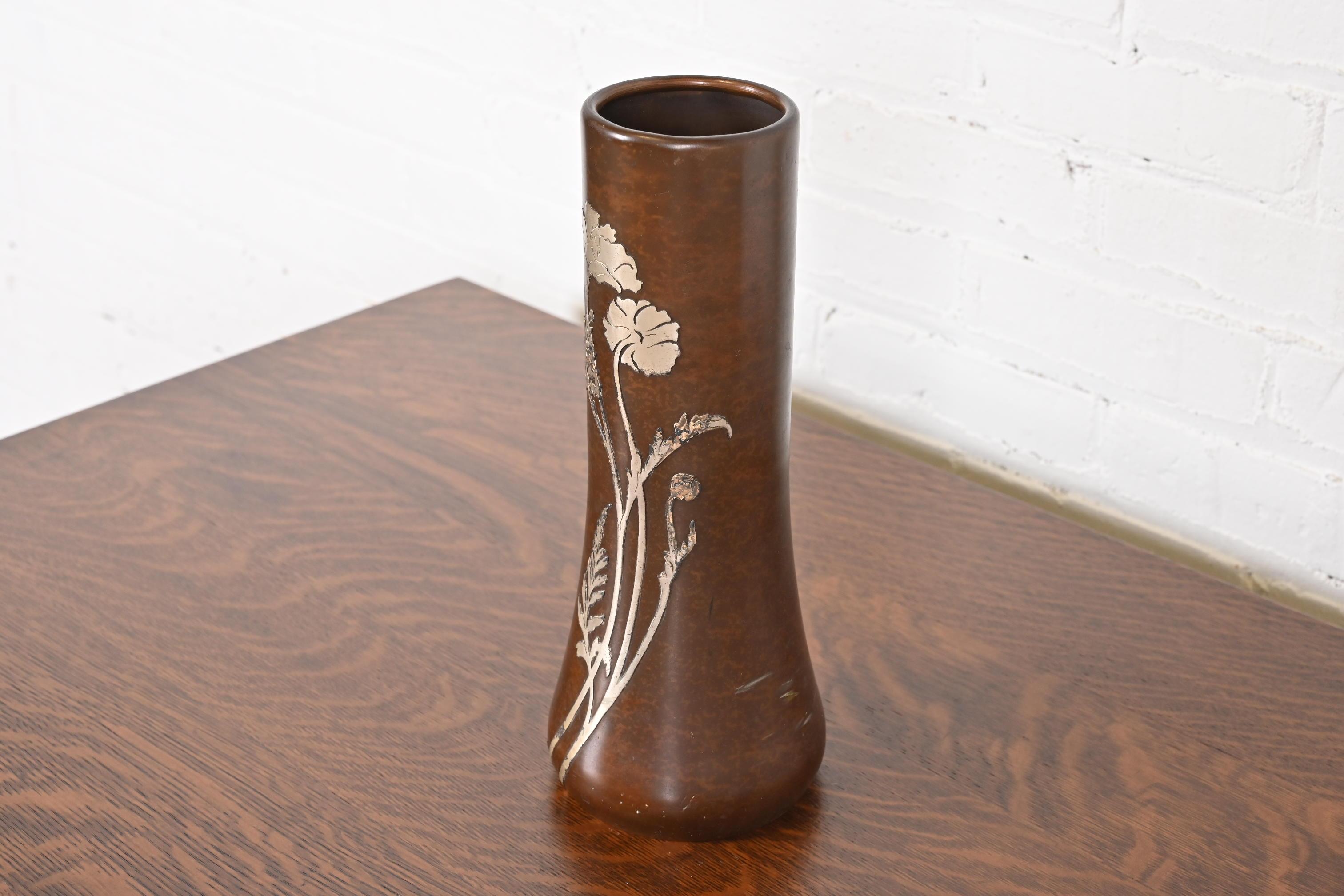 Arts and Crafts Vaso grande in argento e bronzo di Heintz Arts & Crafts in vendita