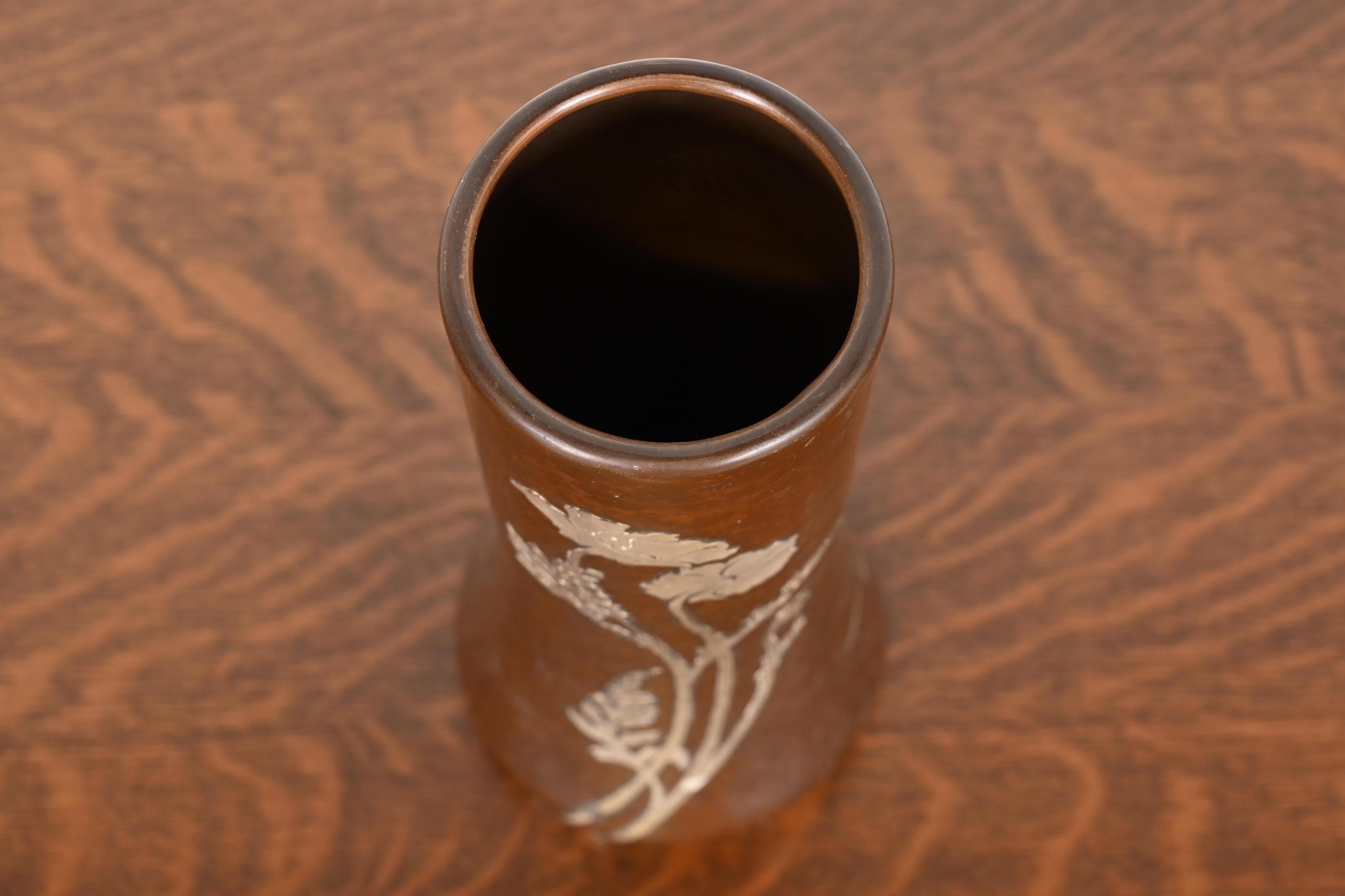 Patinato Vaso grande in argento e bronzo di Heintz Arts & Crafts in vendita