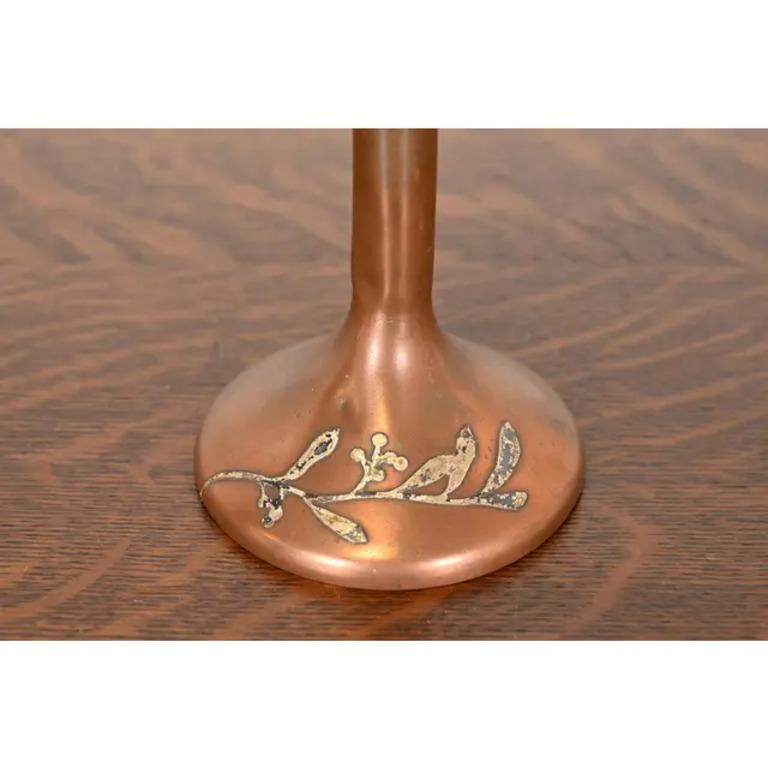 Vaso a bocciolo alto in argento e bronzo di Heintz Arts & Crafts In condizioni buone in vendita a South Bend, IN