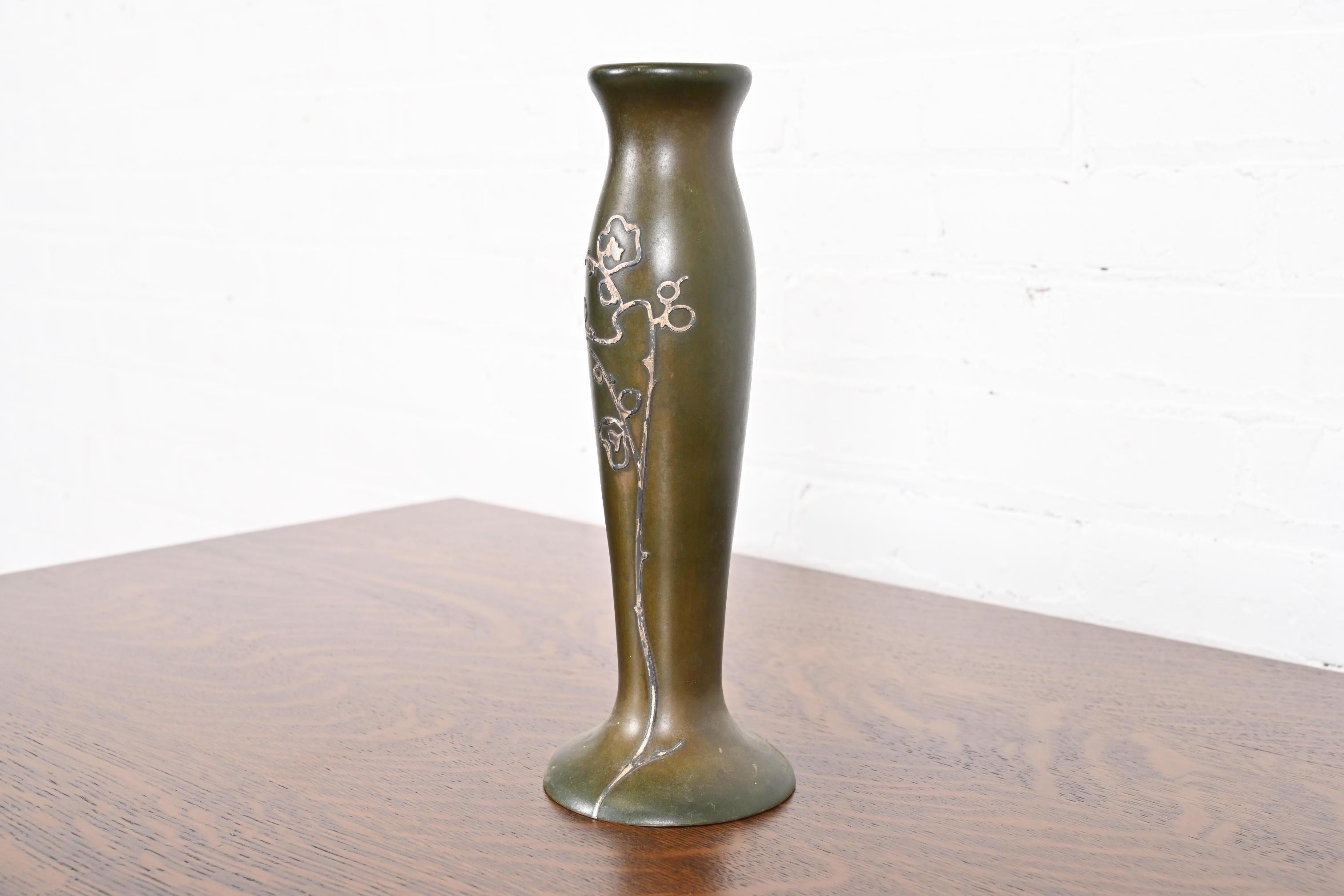 Americano Vaso alto in argento e bronzo di Heintz Arts & Crafts in vendita