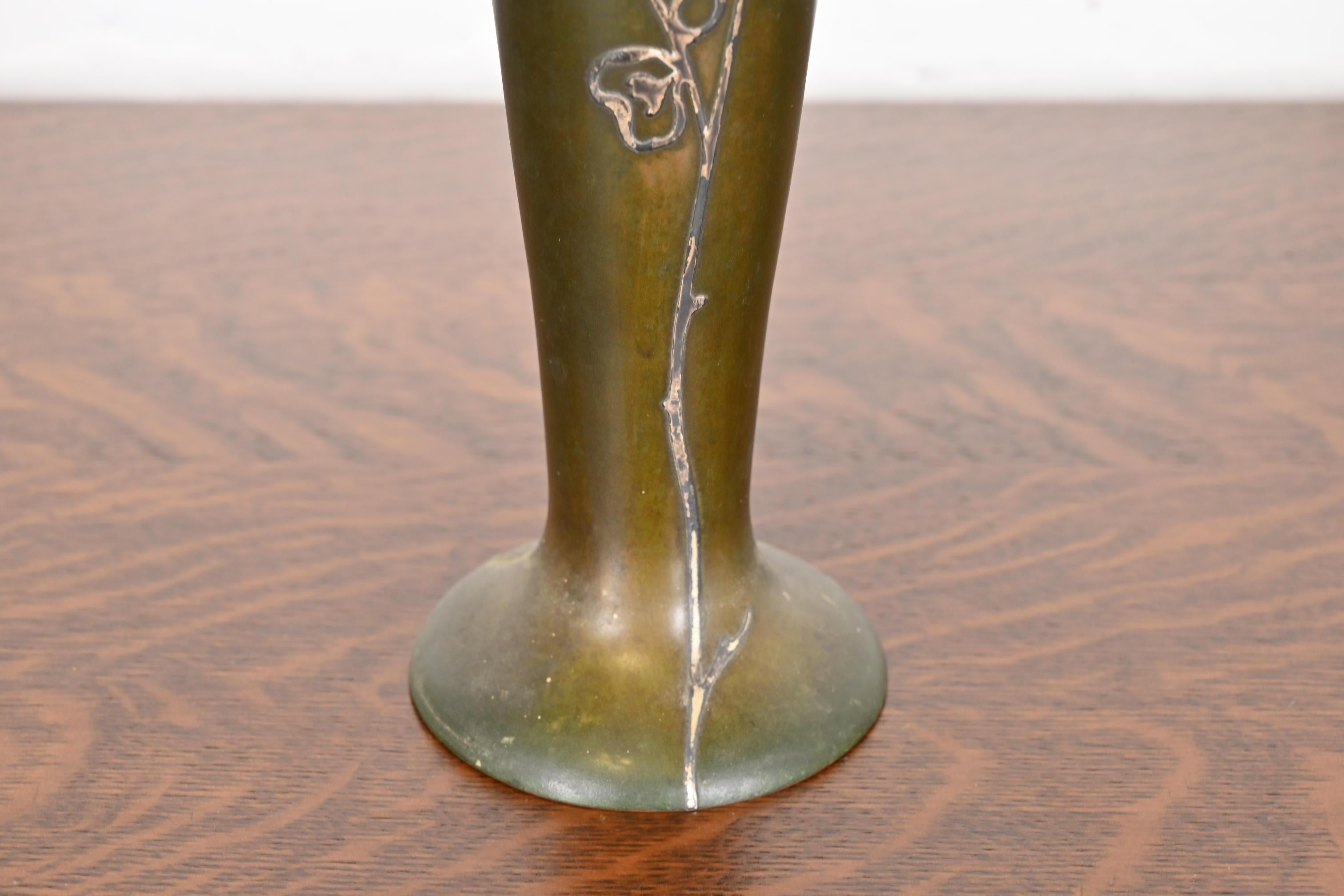 Vaso alto in argento e bronzo di Heintz Arts & Crafts in vendita 2