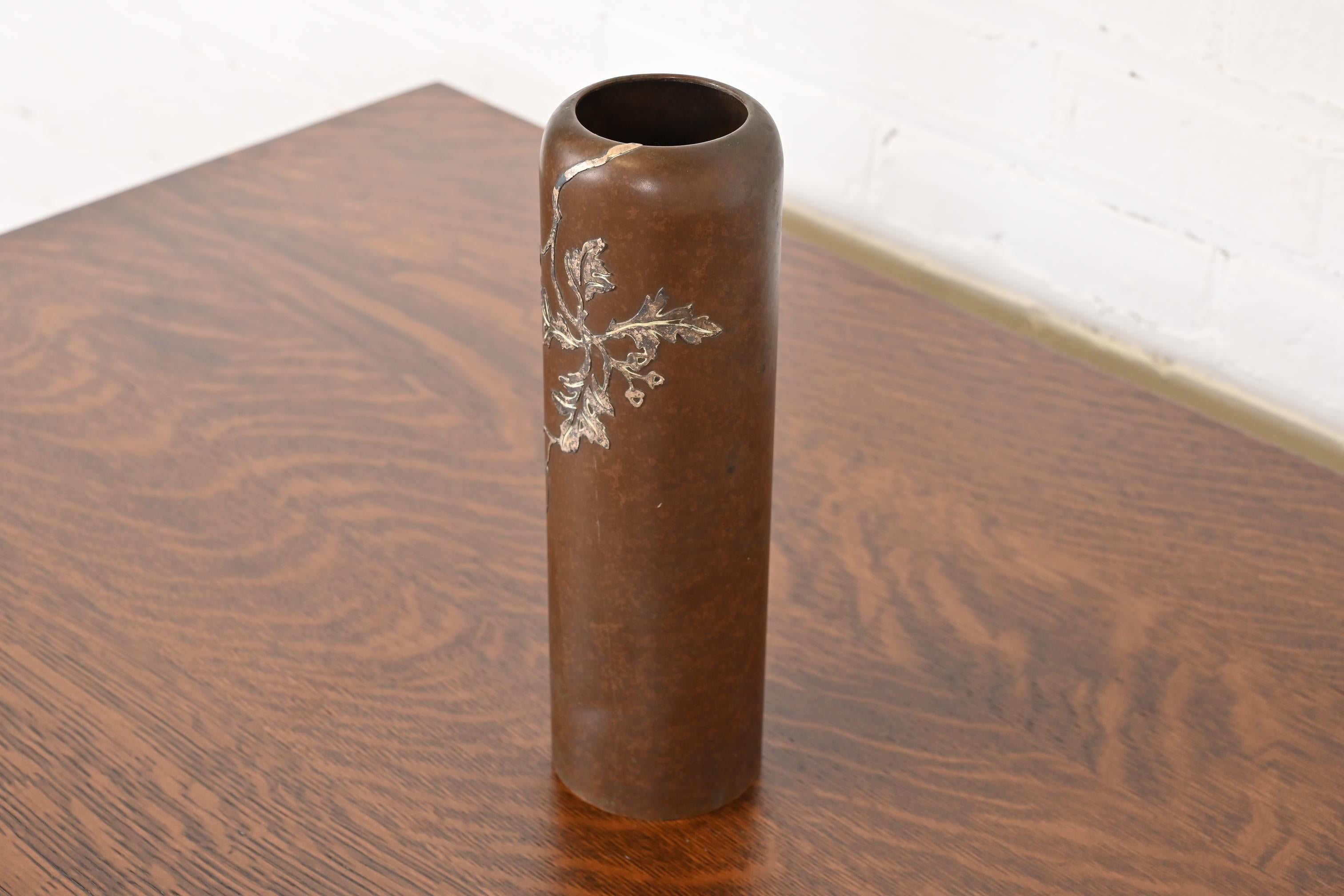 Arts and Crafts Vaso Heintz Arts & Crafts in argento e bronzo in vendita