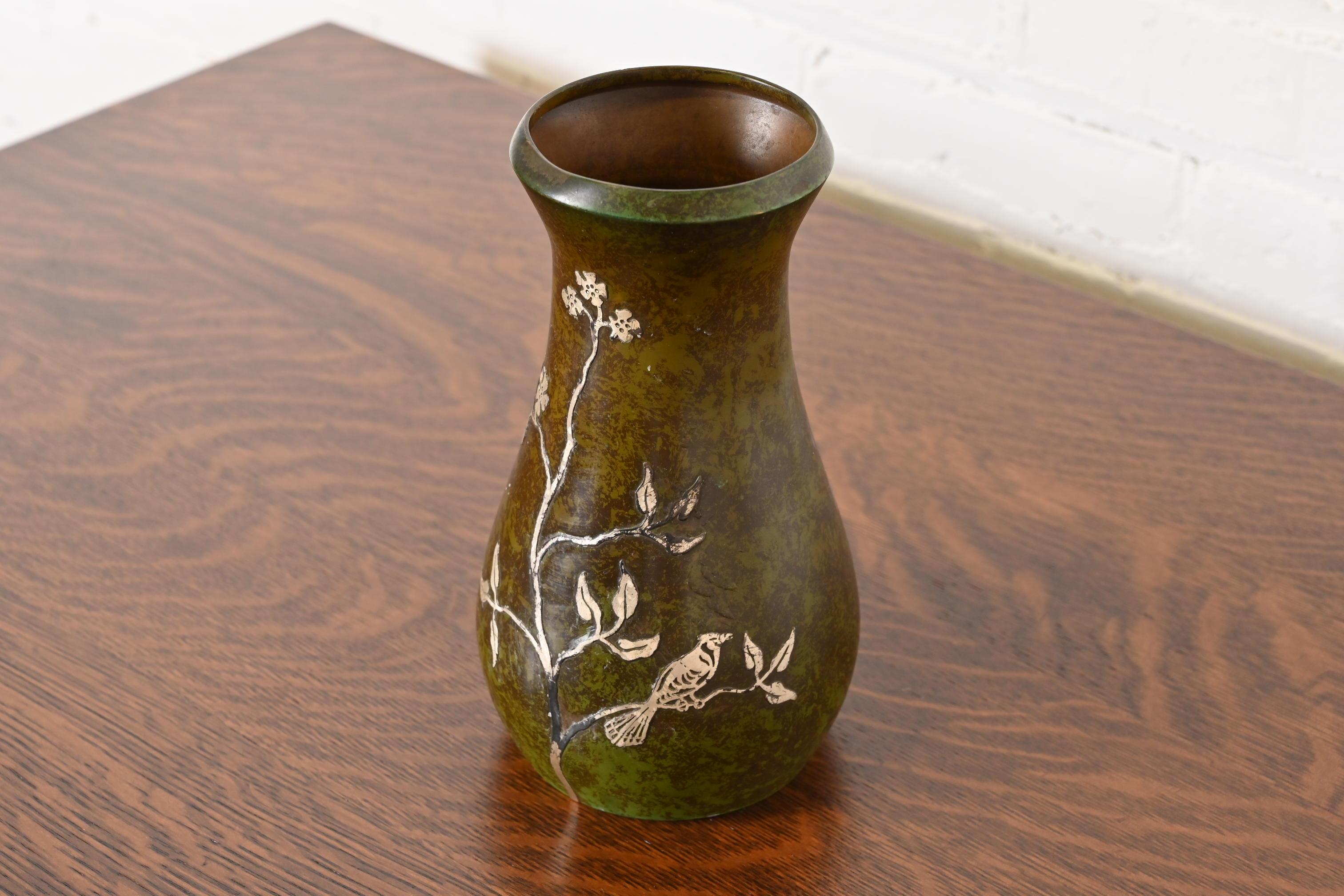 Arts and Crafts Vaso Heintz Arts & Crafts in argento e bronzo in vendita