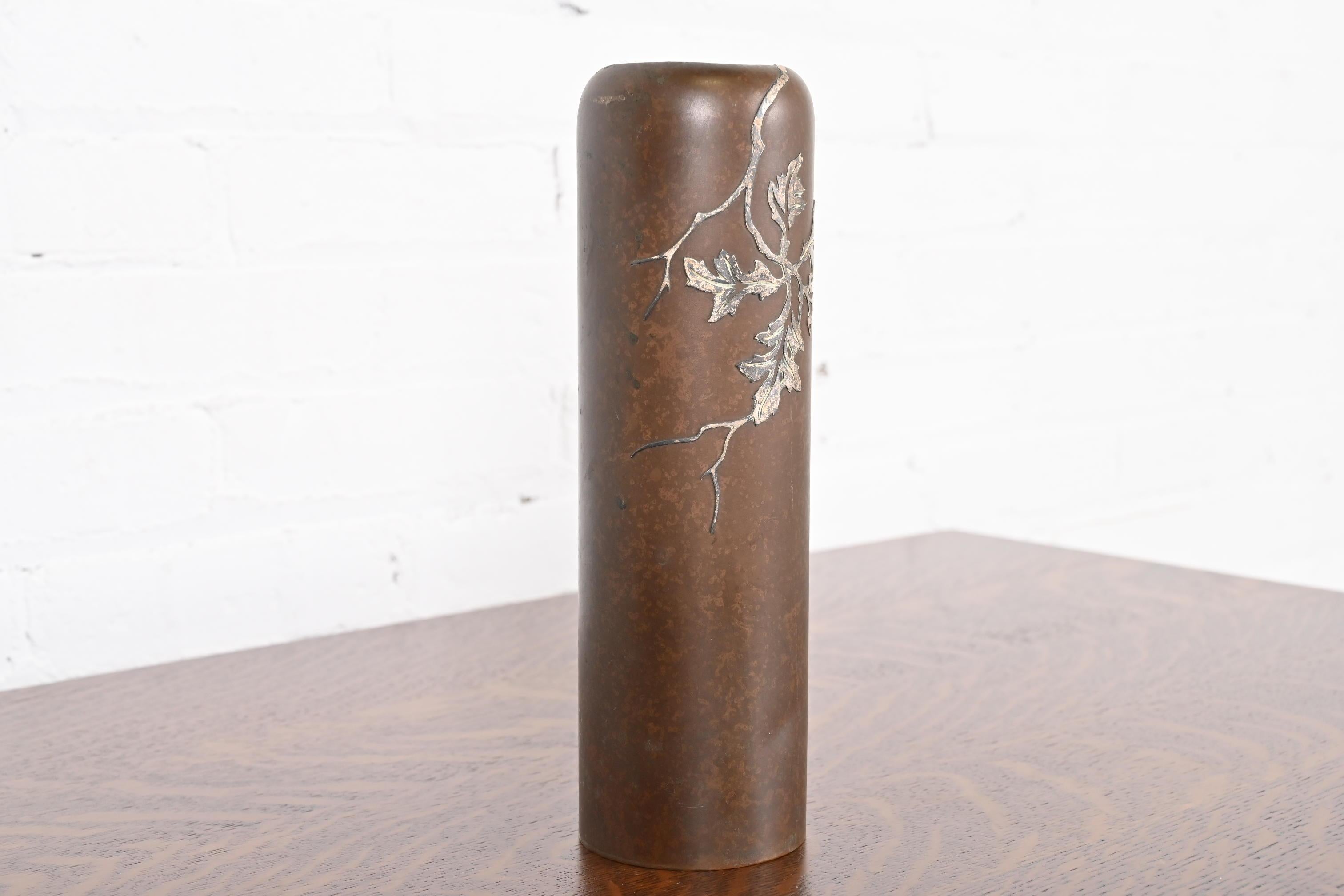 XX secolo Vaso Heintz Arts & Crafts in argento e bronzo in vendita