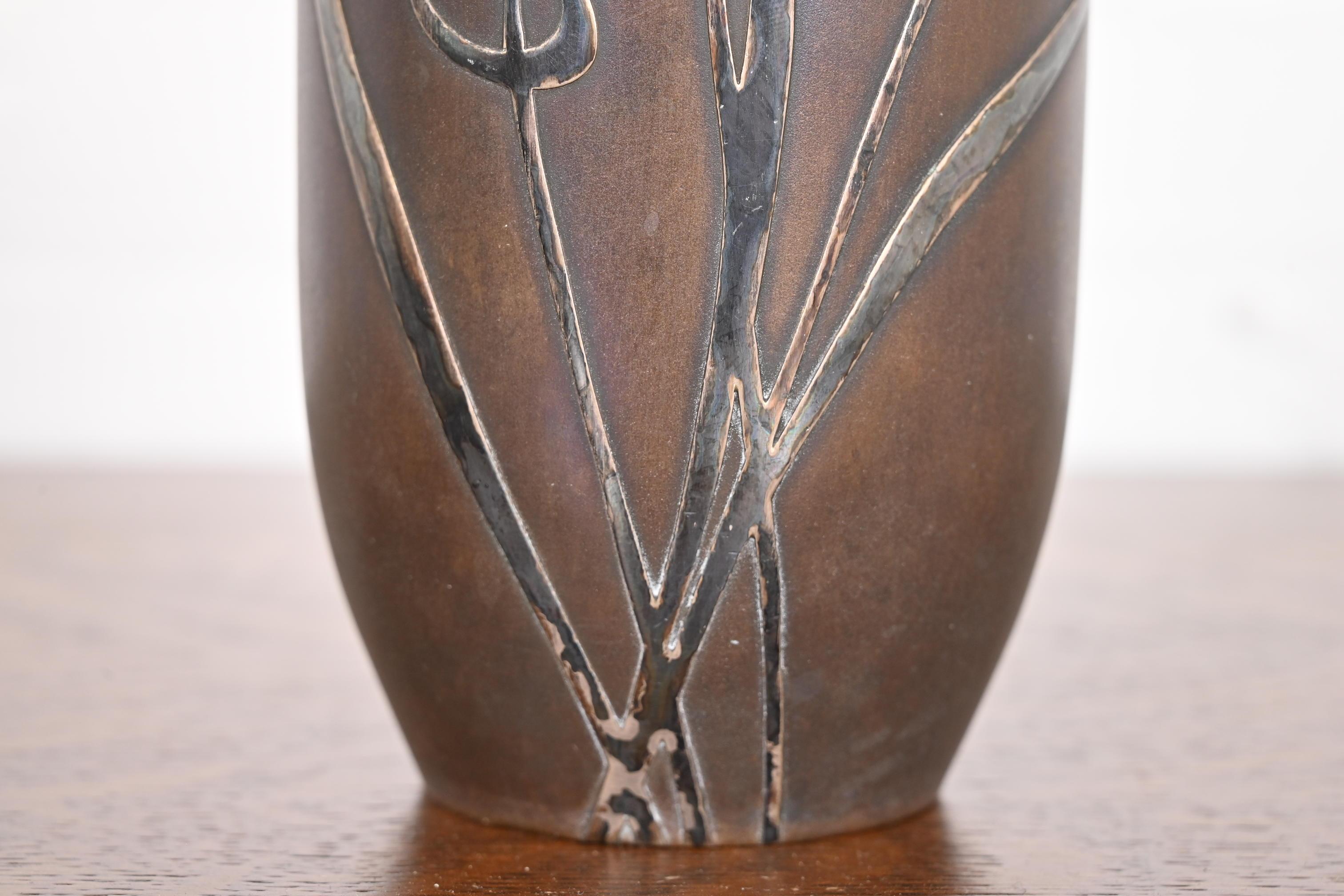 Vaso Heintz Arts & Crafts in argento sterling e bronzo con motivo a gattaiola in vendita 3
