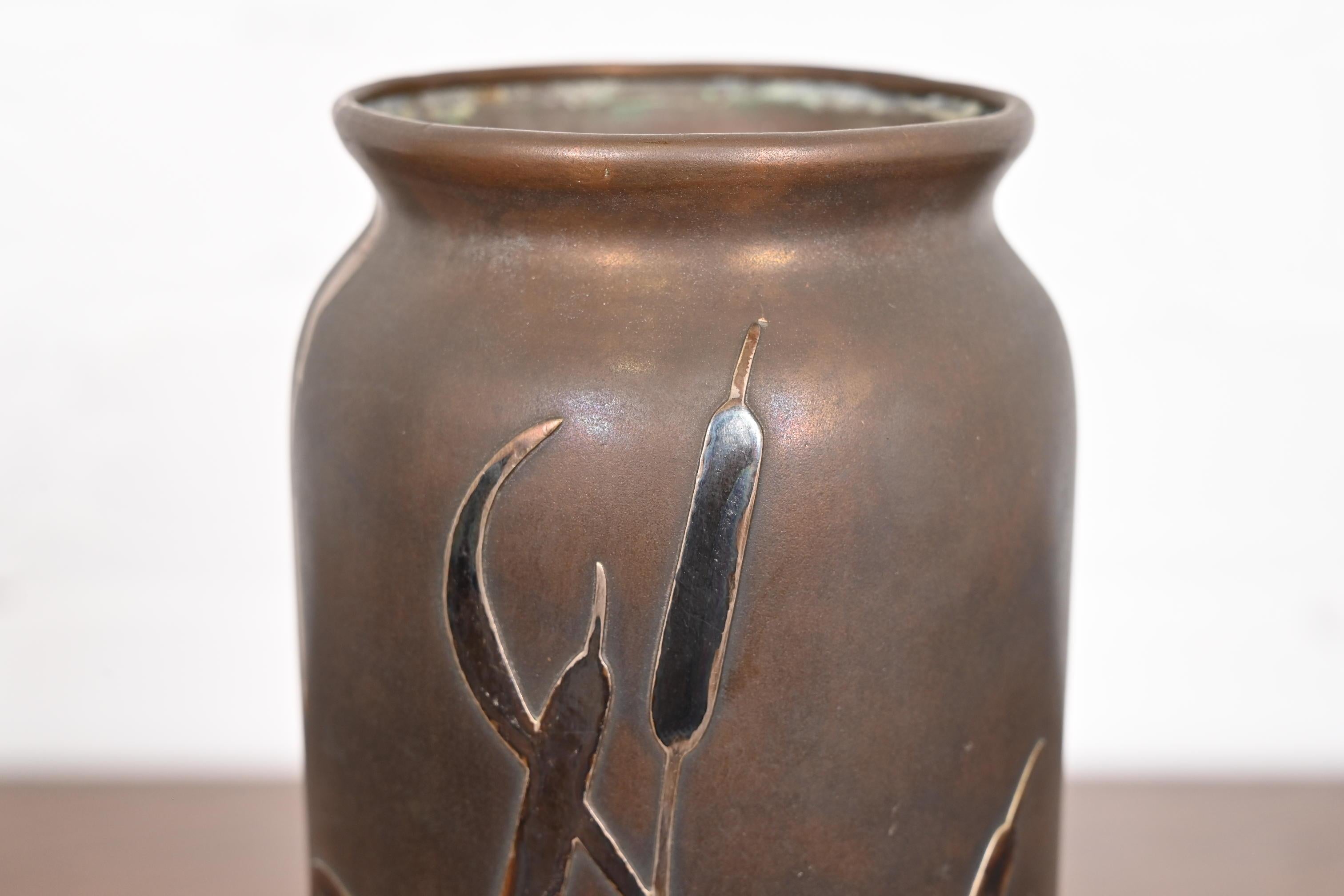 Vaso Heintz Arts & Crafts in argento sterling e bronzo con motivo a gattaiola in vendita 2