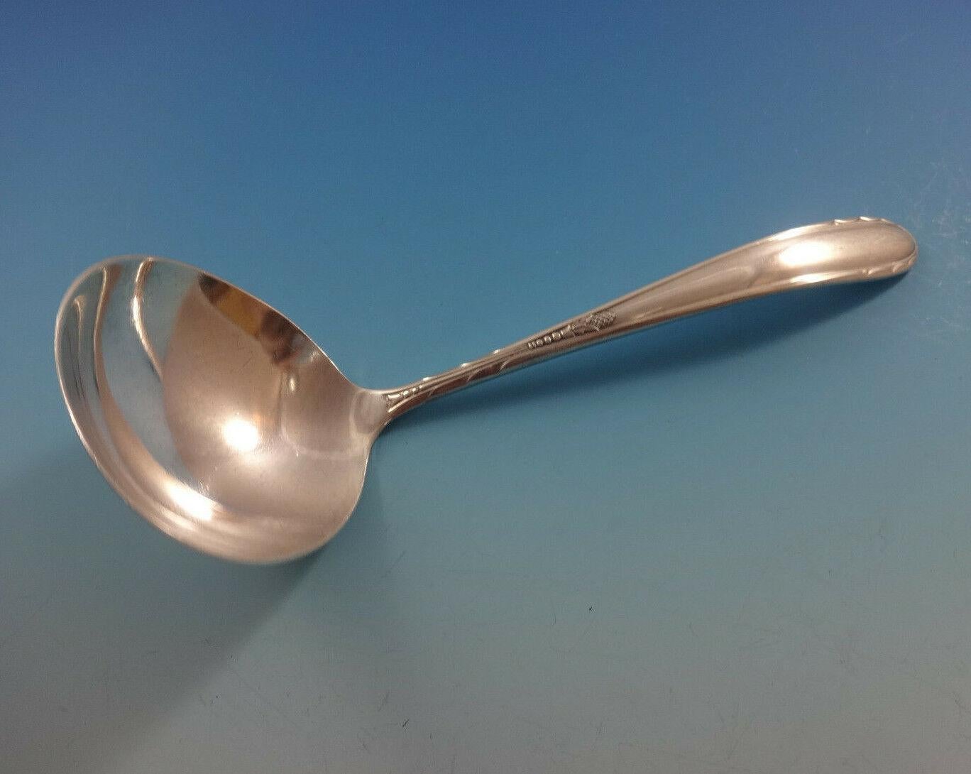 Set di posate in argento sterling HEIRESS BY ONEIDA - 36 pezzi. Questo set comprende:


8 COLTELLI, 9 1/4