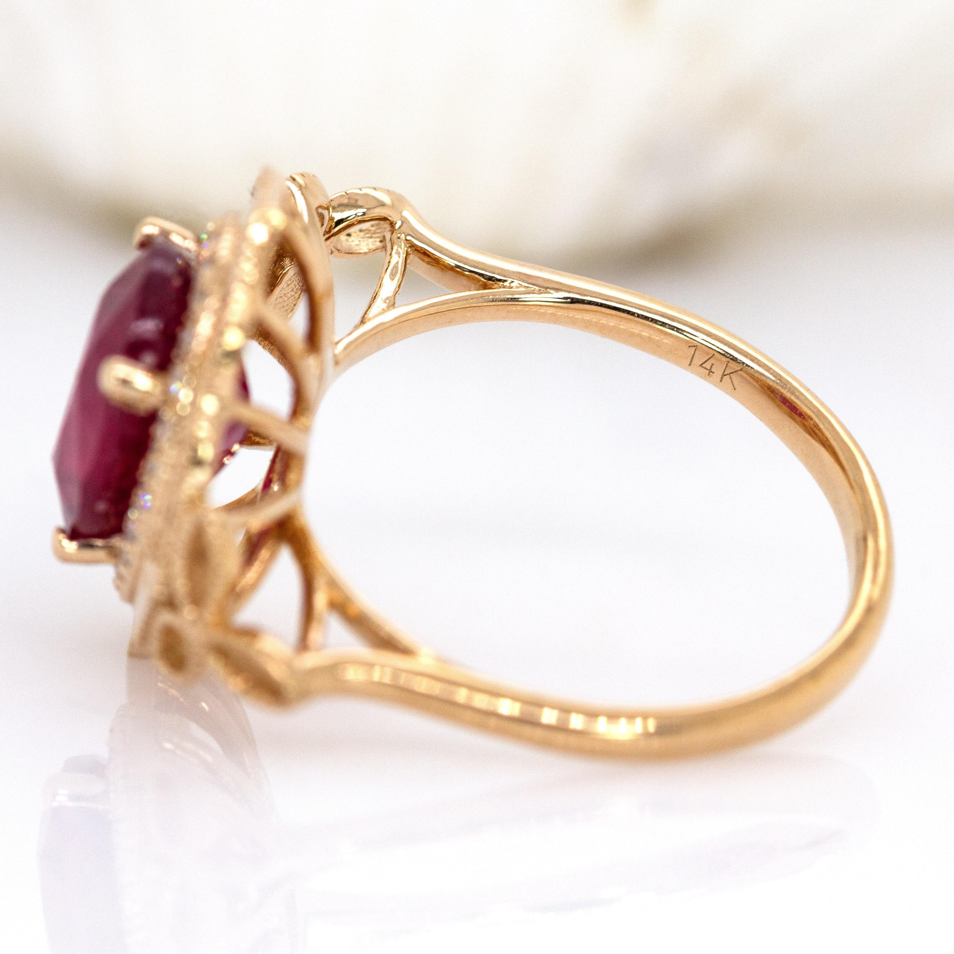 Heirloom 3.7cts Aussage Madagaskar Ruby Ring: Natürliche Diamanten, 14K Solid Gold im Angebot 1