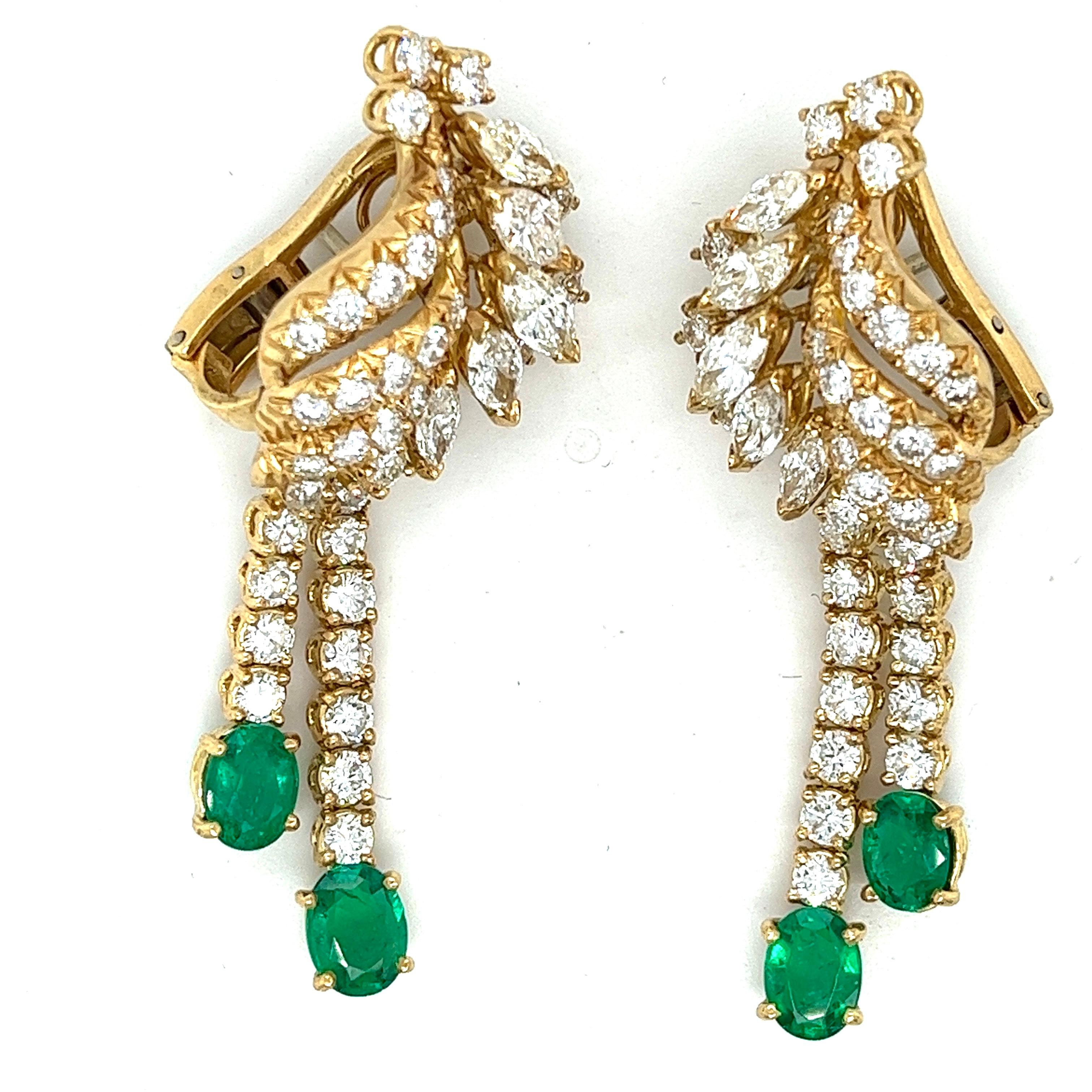 Heirloom 9.75 Carats Diamond Emerald Waterfall Earring, 18kt Italy, 1970's For Sale 3