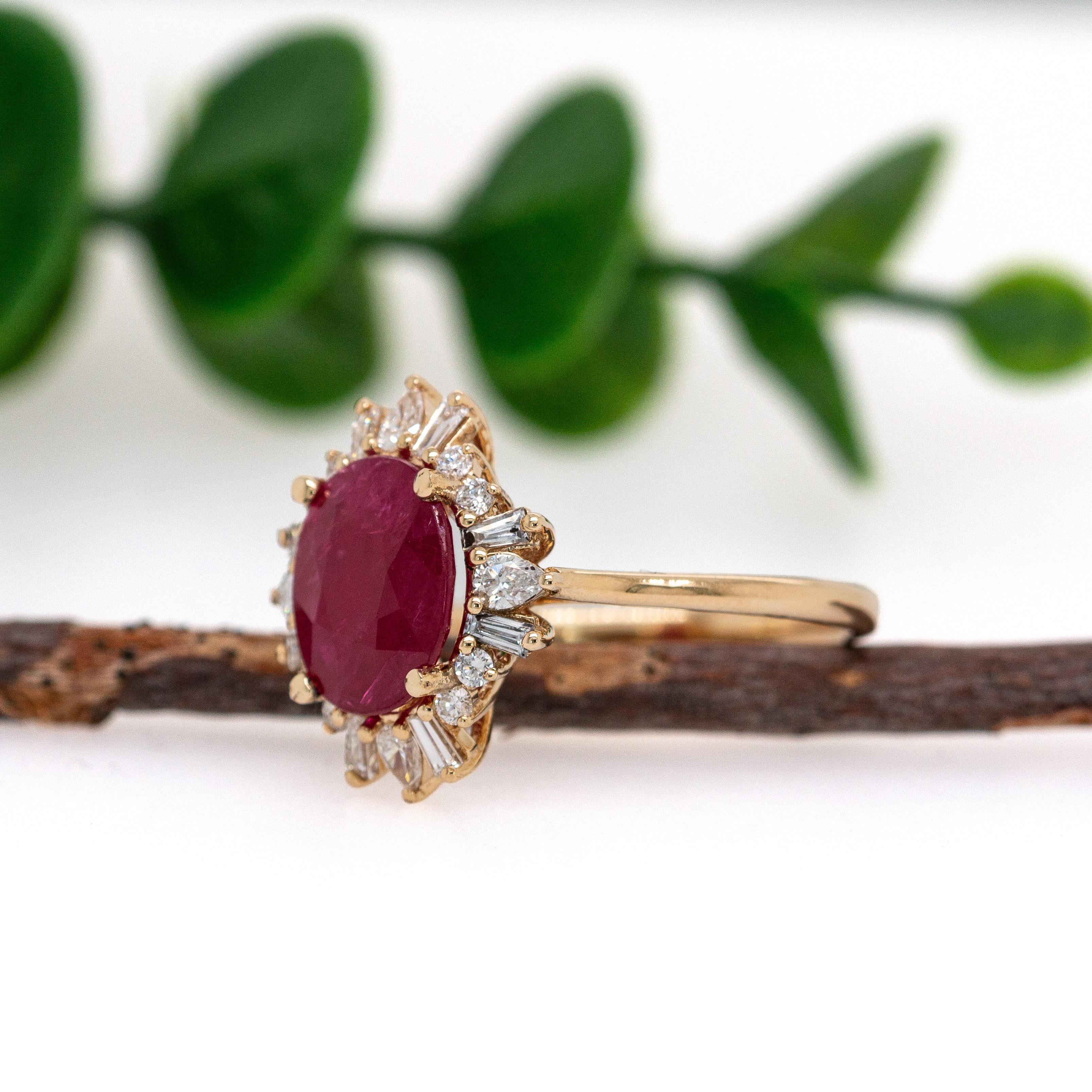 Taille ovale Heirloom Jewelry - 3.12cts Burma Ruby Ring w Natural Diamonds in 14K Solid Gold (Bague en or massif 14K avec rubis de Birmanie et diamants naturels) en vente
