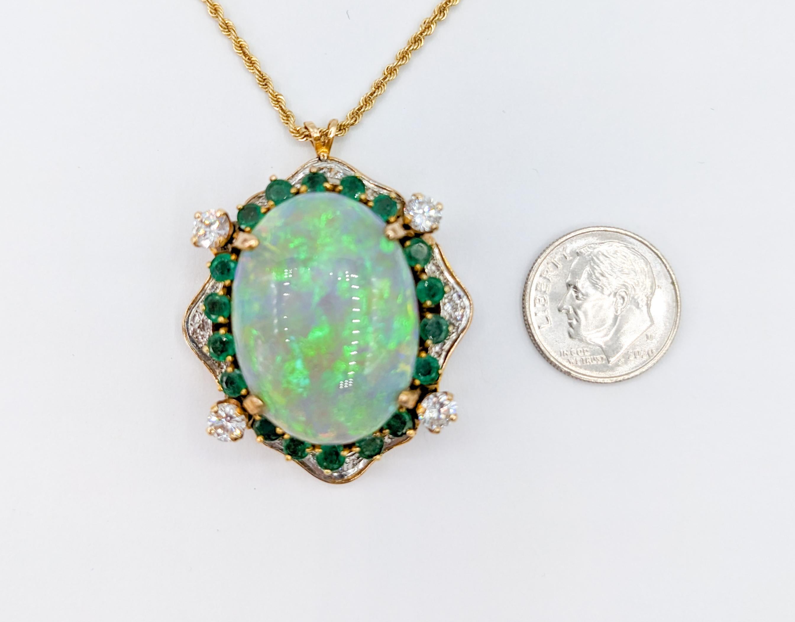 Contemporain Pendentif Heirloom en or jaune avec opale, diamant et émeraude en vente