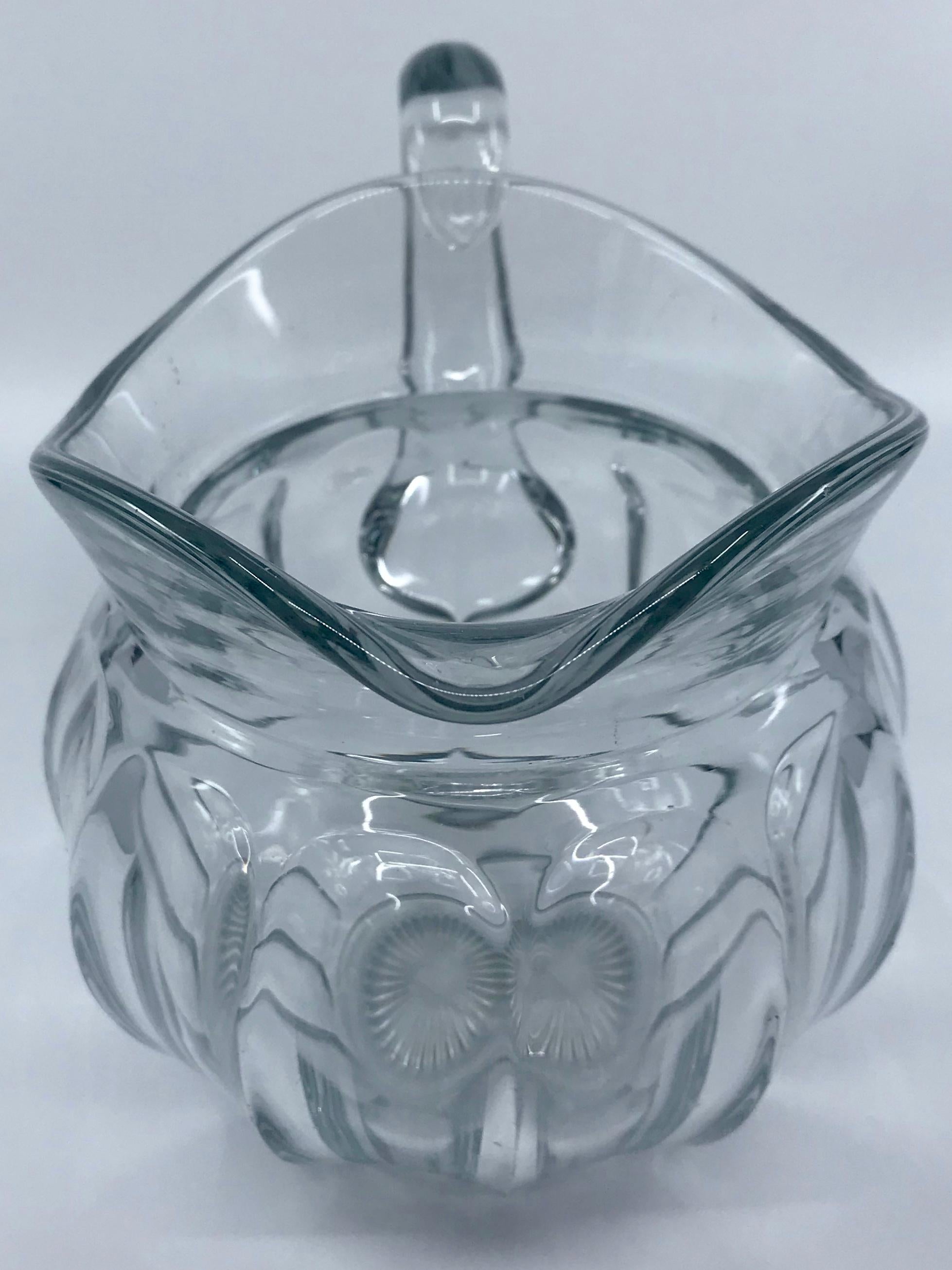 Paneled American glass pitcher In Good Condition For Sale In New York, NY