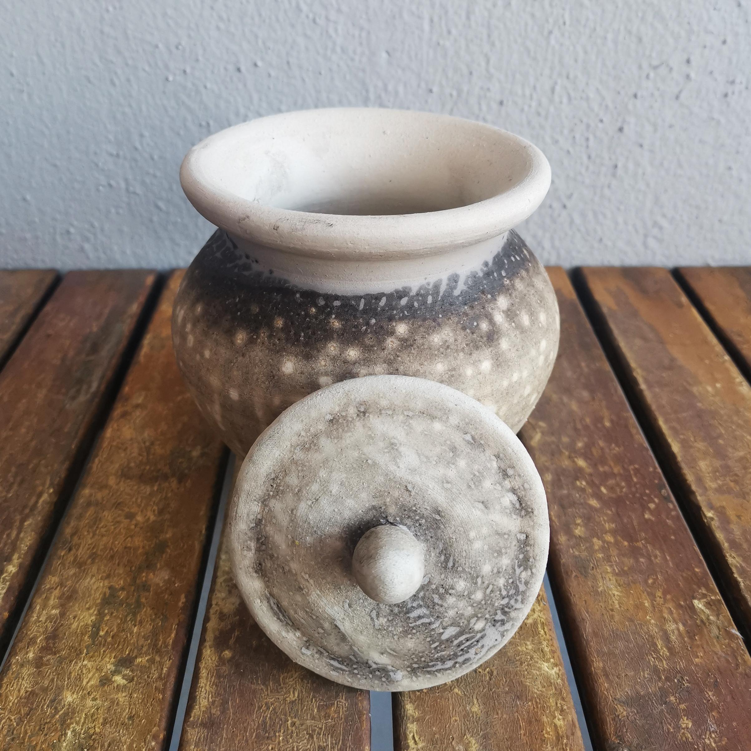 Malaysian Heiwa Ceramic Urn, Obvara, Ceramic Raku Pottery For Sale