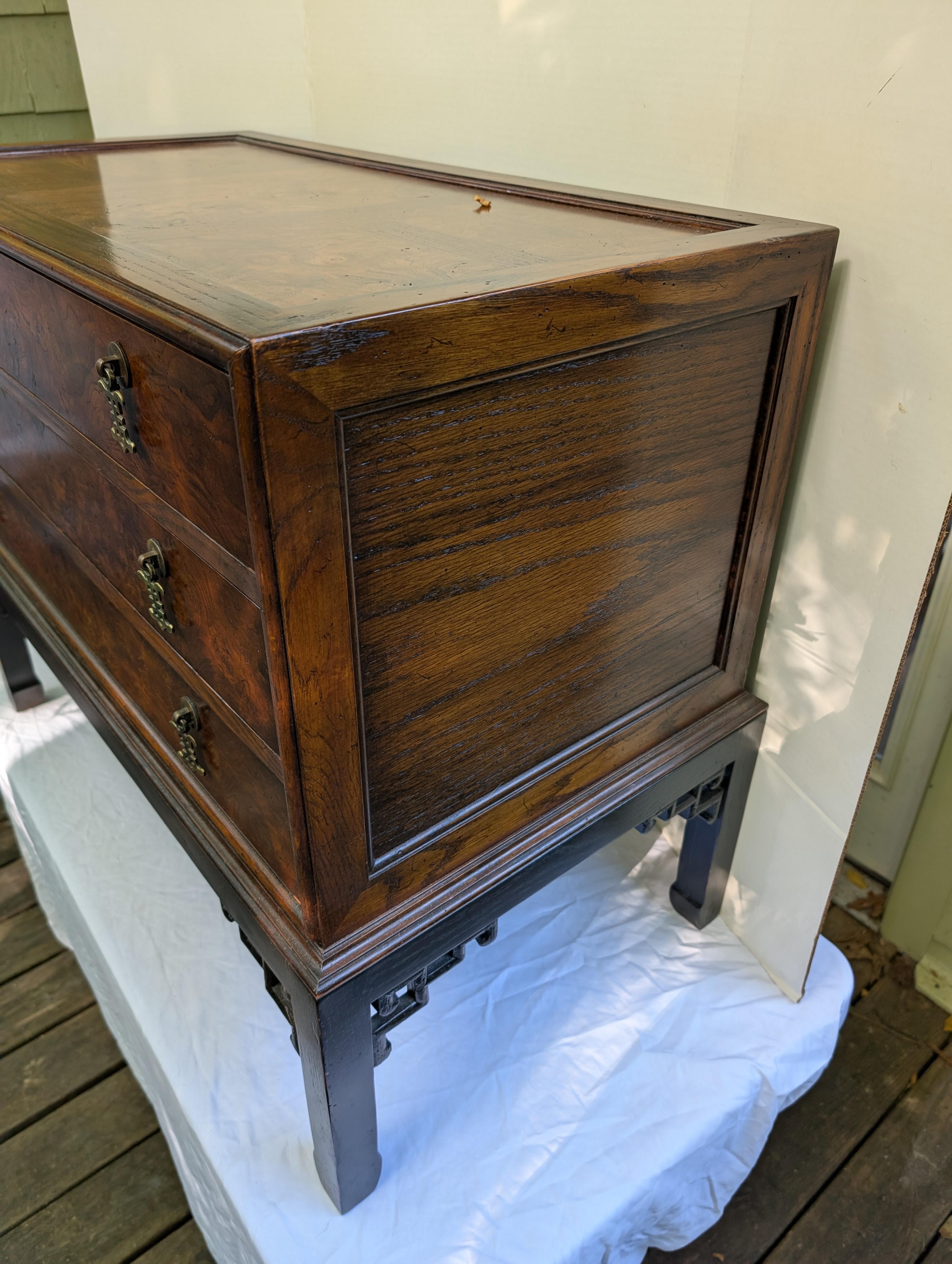 Chinoiserie Hekman en loupe et laqué noir en vente 6