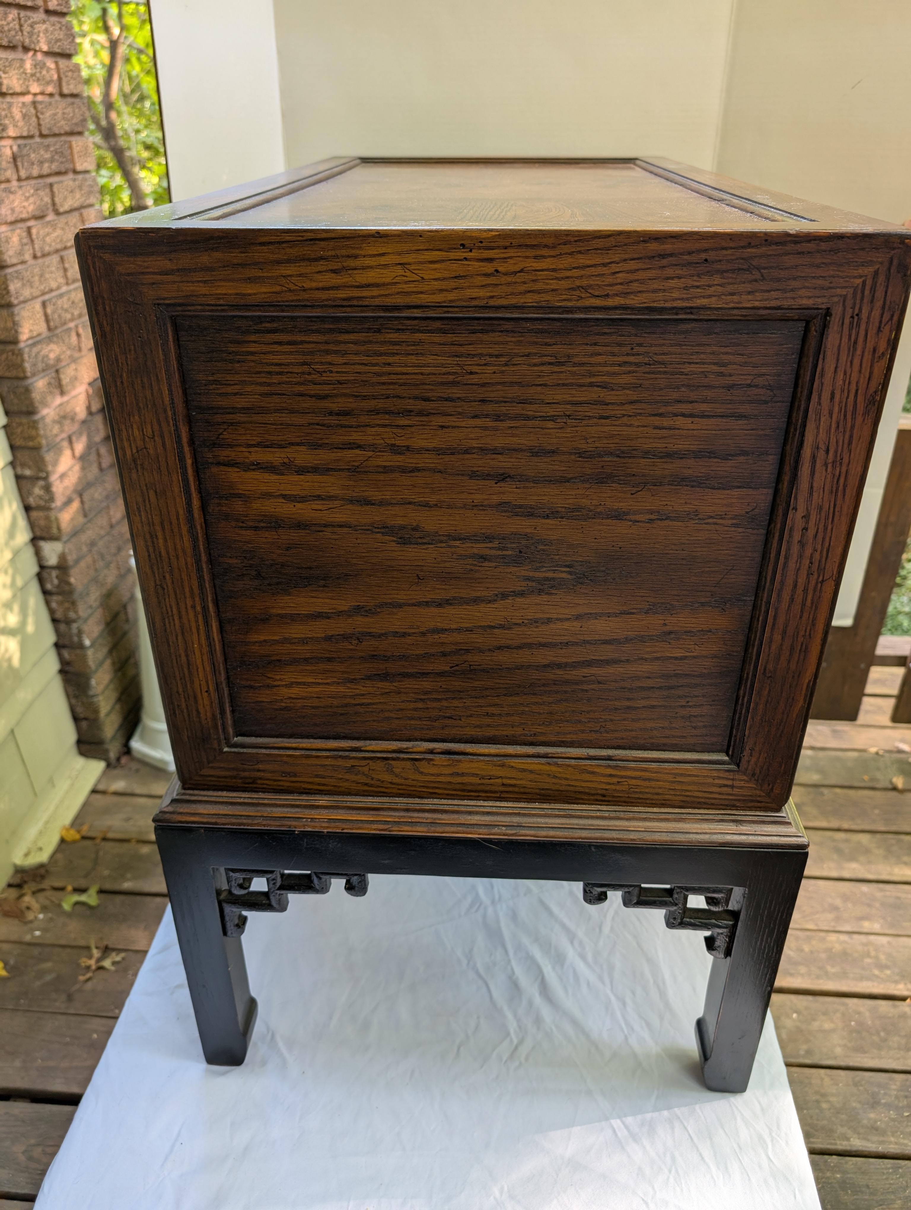 Chinoiserie Hekman en loupe et laqué noir en vente 9