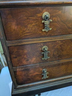 Chinoiserie Hekman de madera de arce y lacada en negro