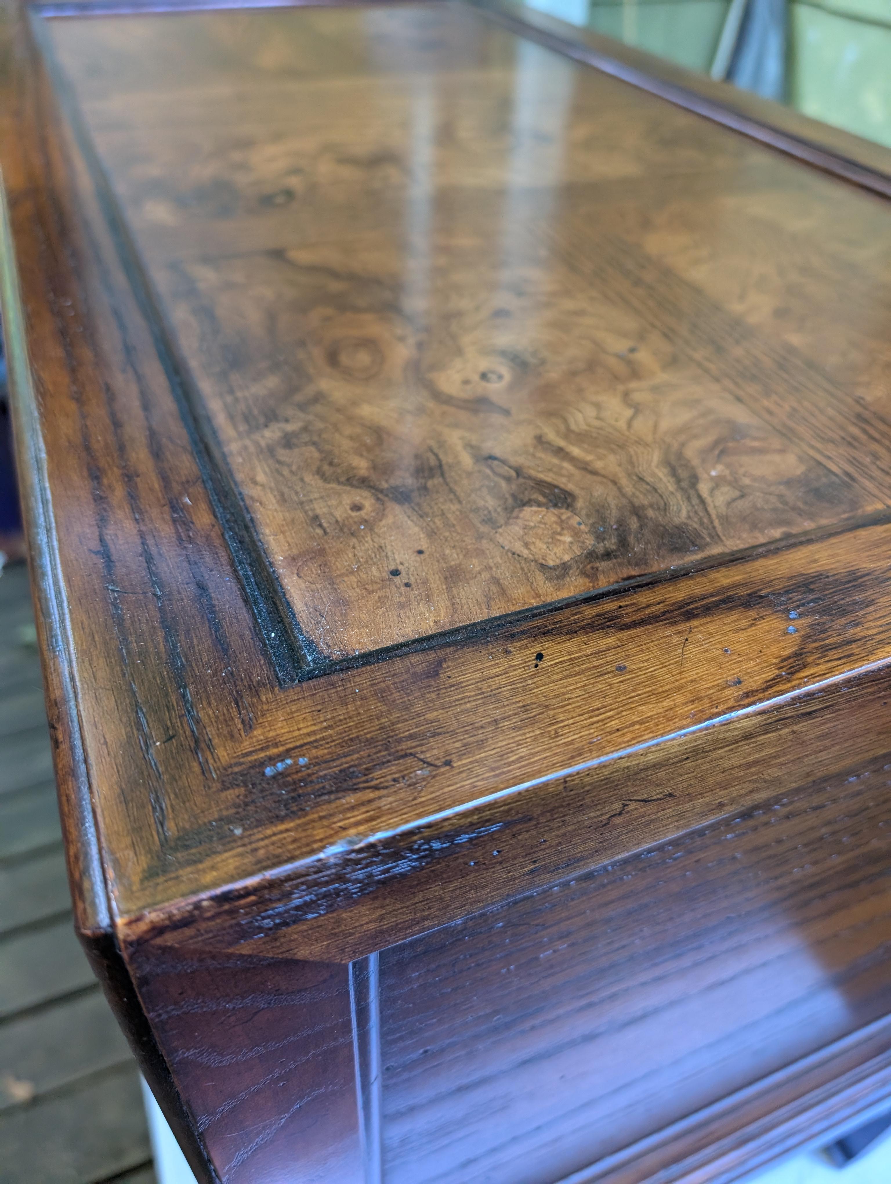 Bois cintré Chinoiserie Hekman en loupe et laqué noir en vente